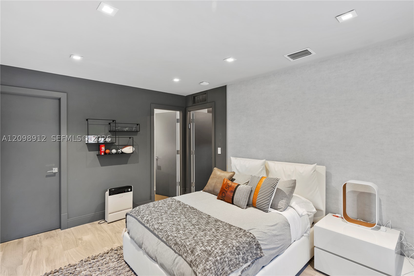 224 S Is Golden Beach, FL 33160