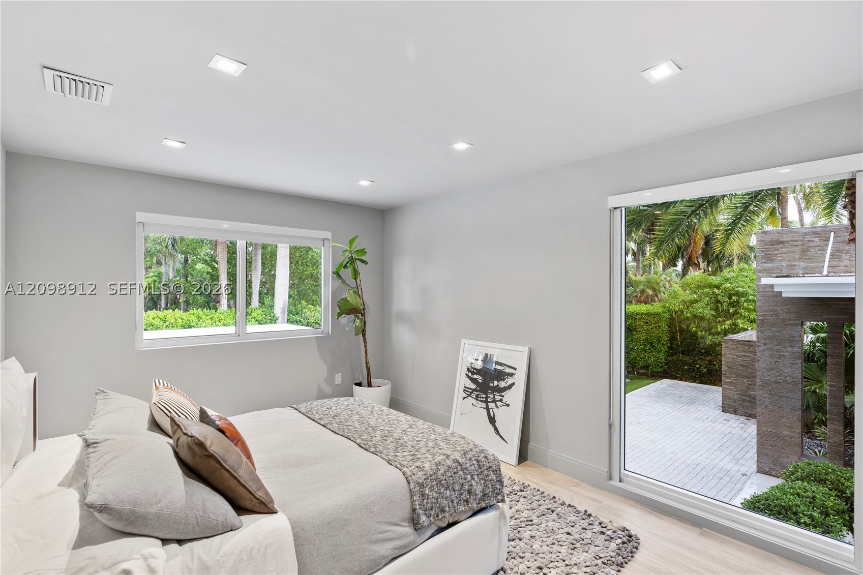 224 S Is Golden Beach, FL 33160