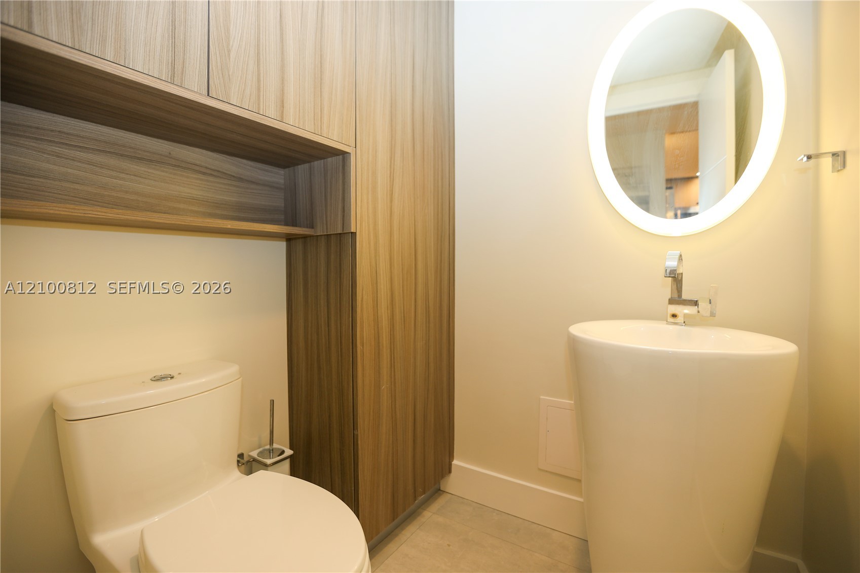 image Arlen House Condo12