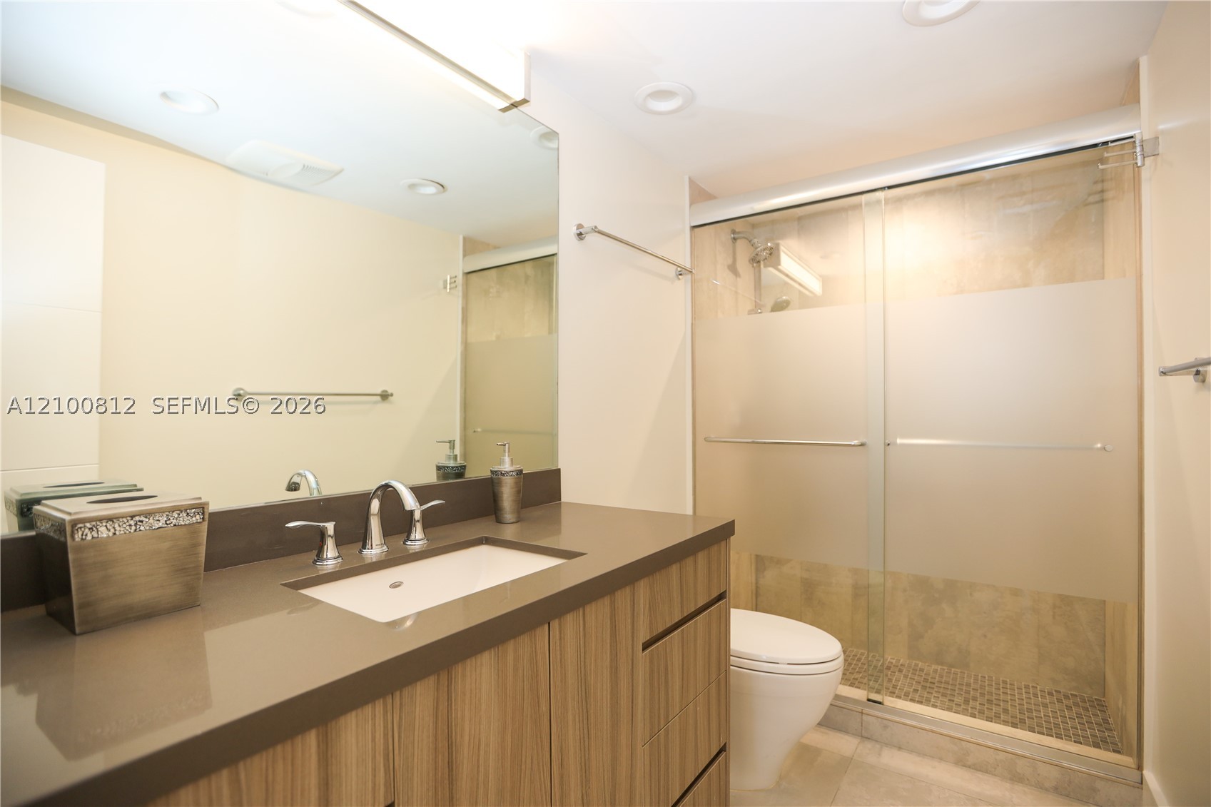 image Arlen House Condo15