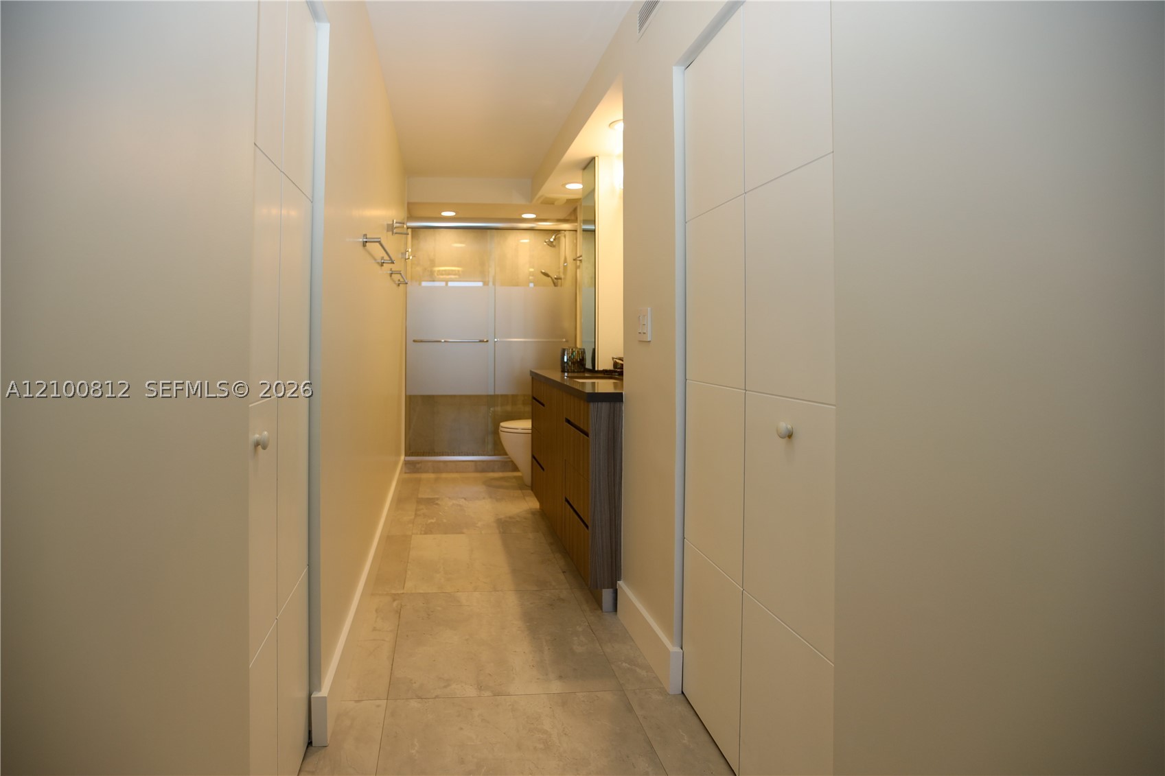 image Arlen House Condo18