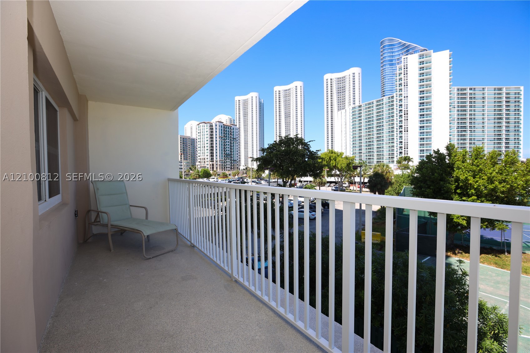 image Arlen House Condo1