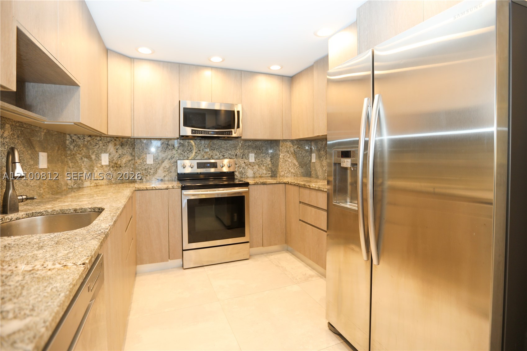 image Arlen House Condo8