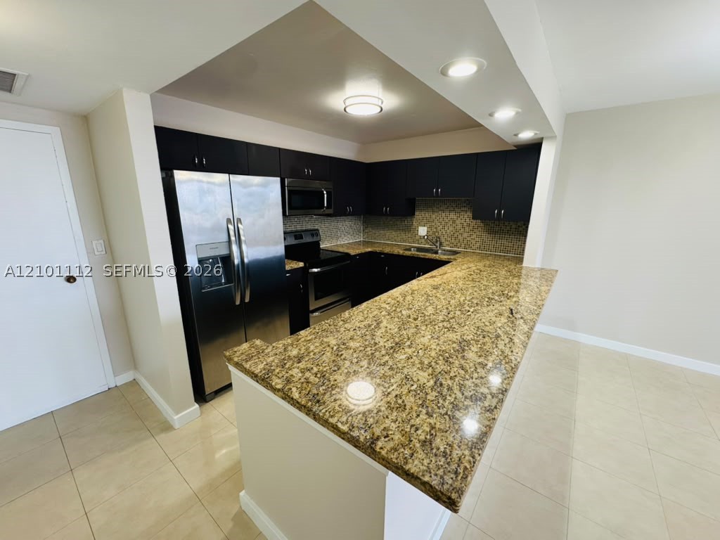 2500 Parkview Dr #307