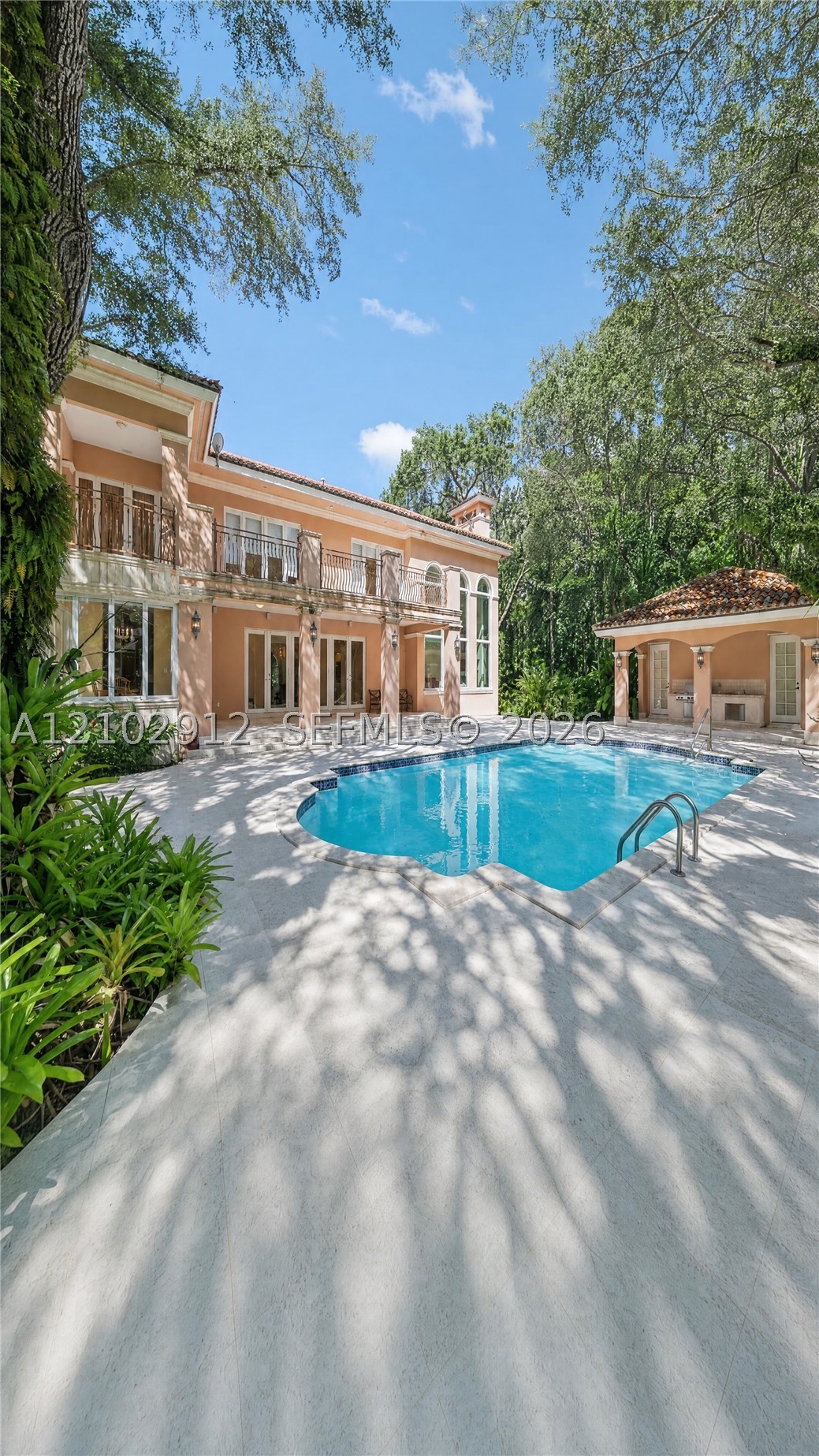 11001 Old Cutler Rd Coral Gables, FL 33156