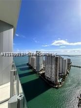 image Aston Martin Residences25