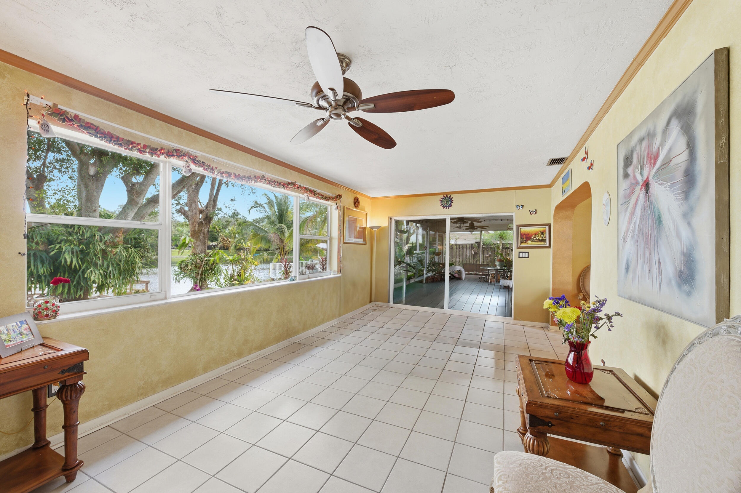 1811 NW 119th Pembroke Pines, FL 33026