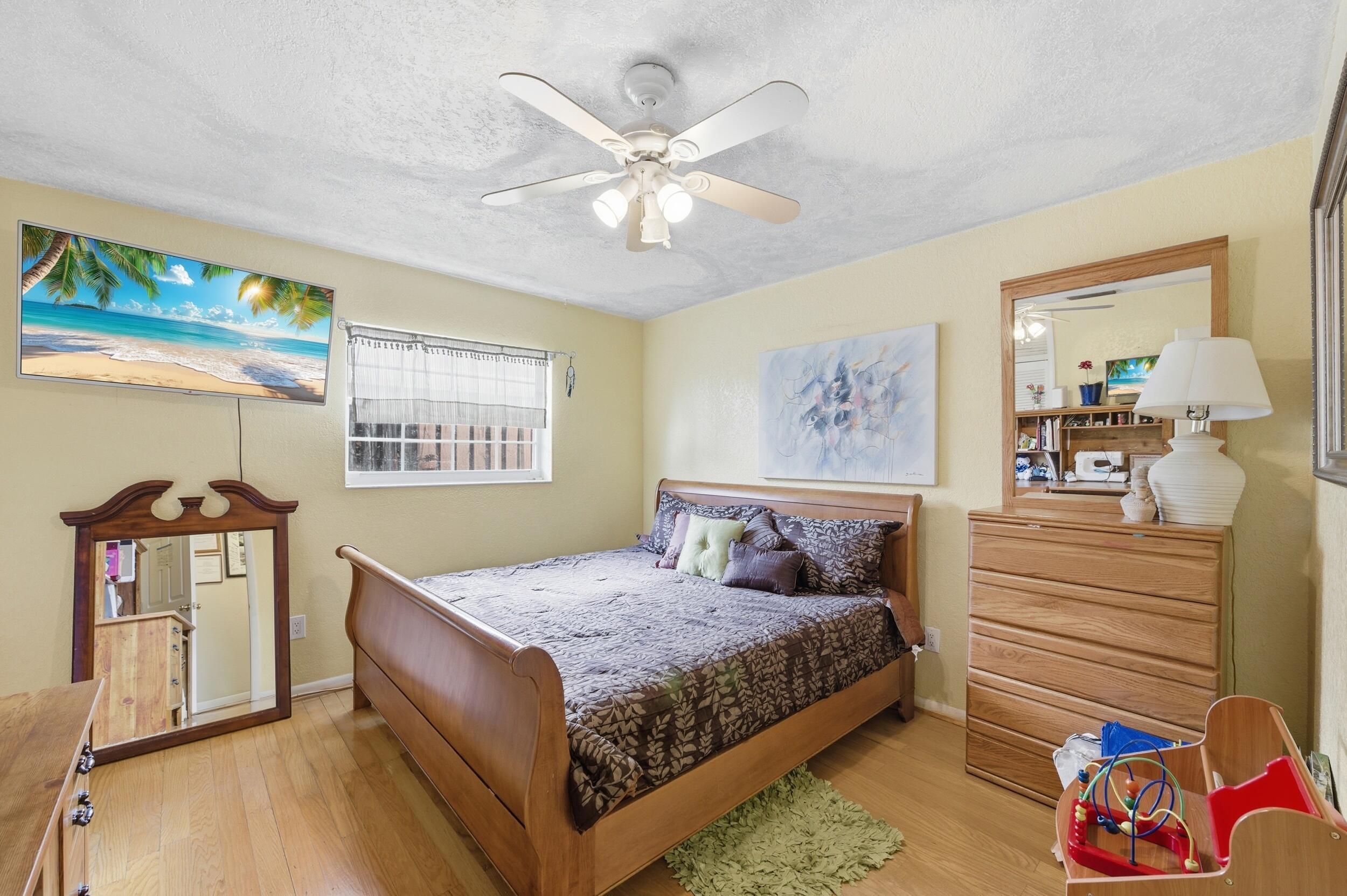 1811 NW 119th Pembroke Pines, FL 33026