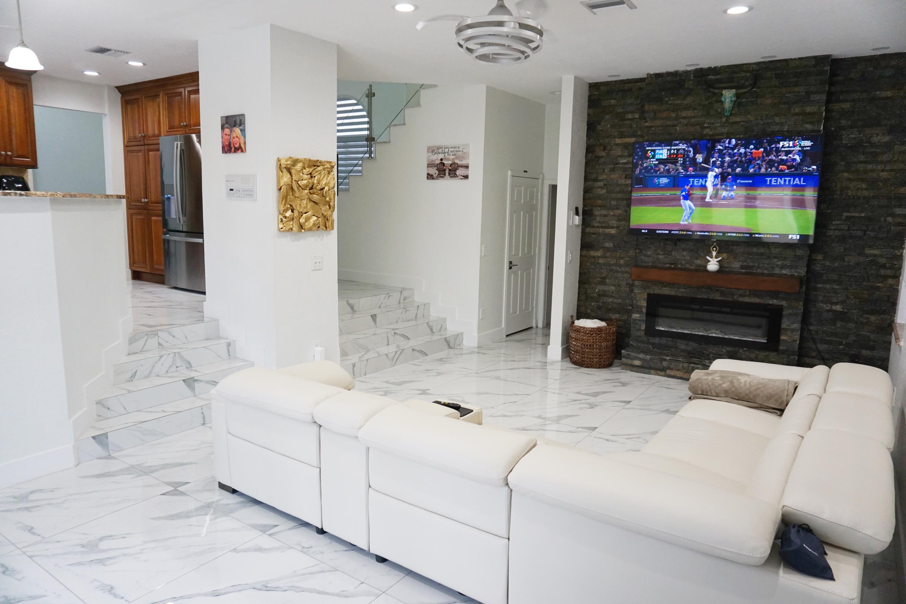 15604 SW 16th Pembroke Pines, FL 33027