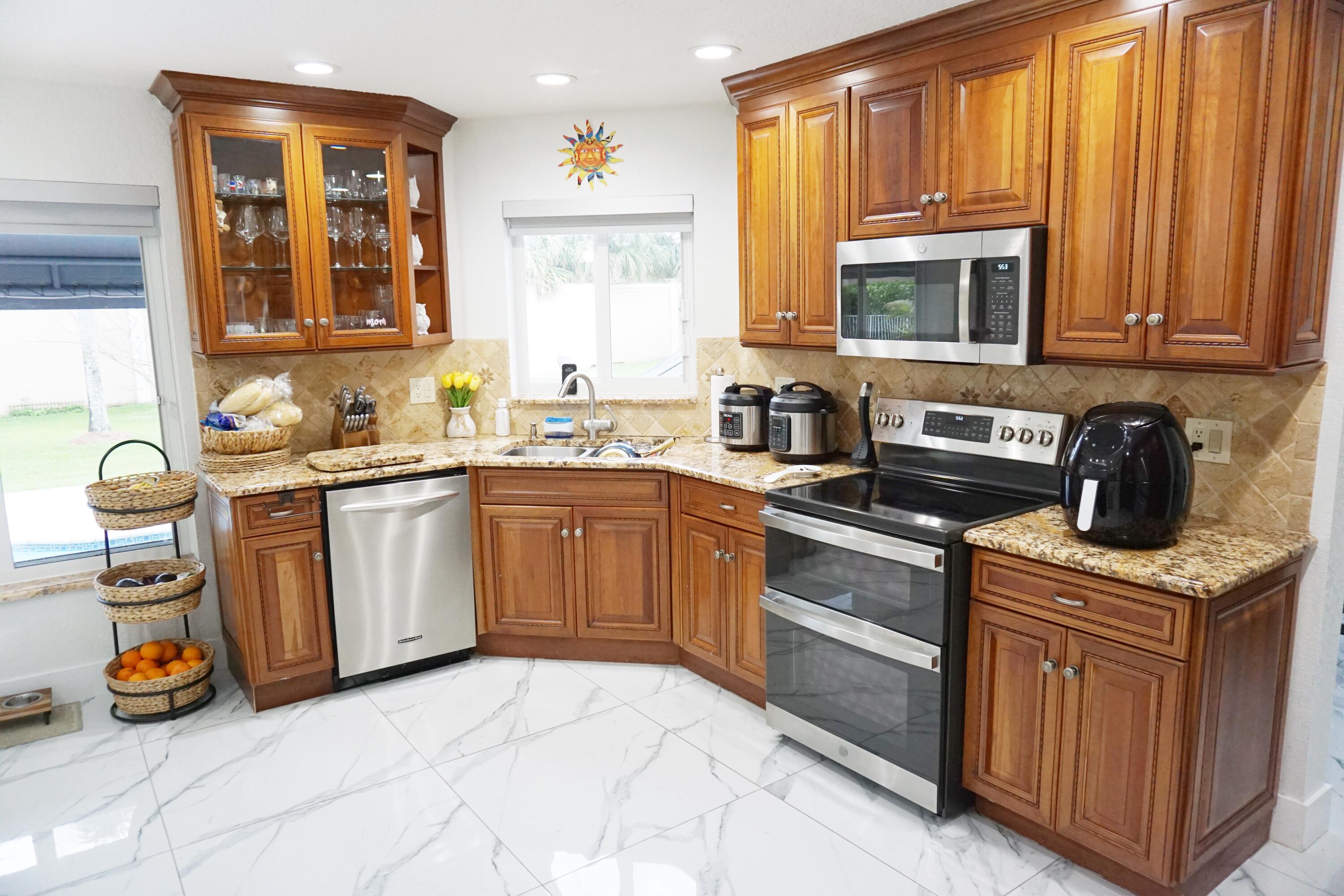 15604 SW 16th Pembroke Pines, FL 33027