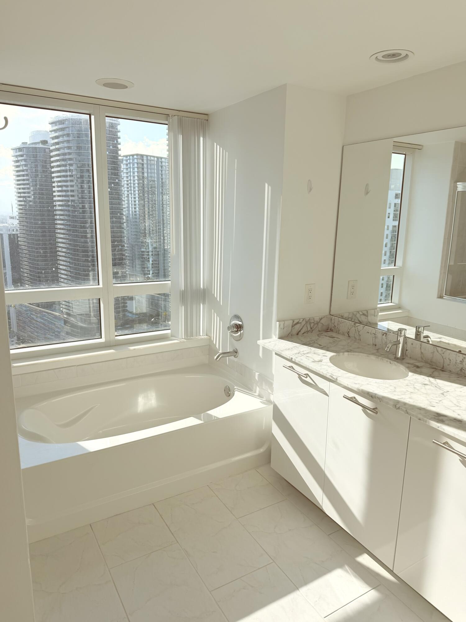 image The Plaza on Brickell West5