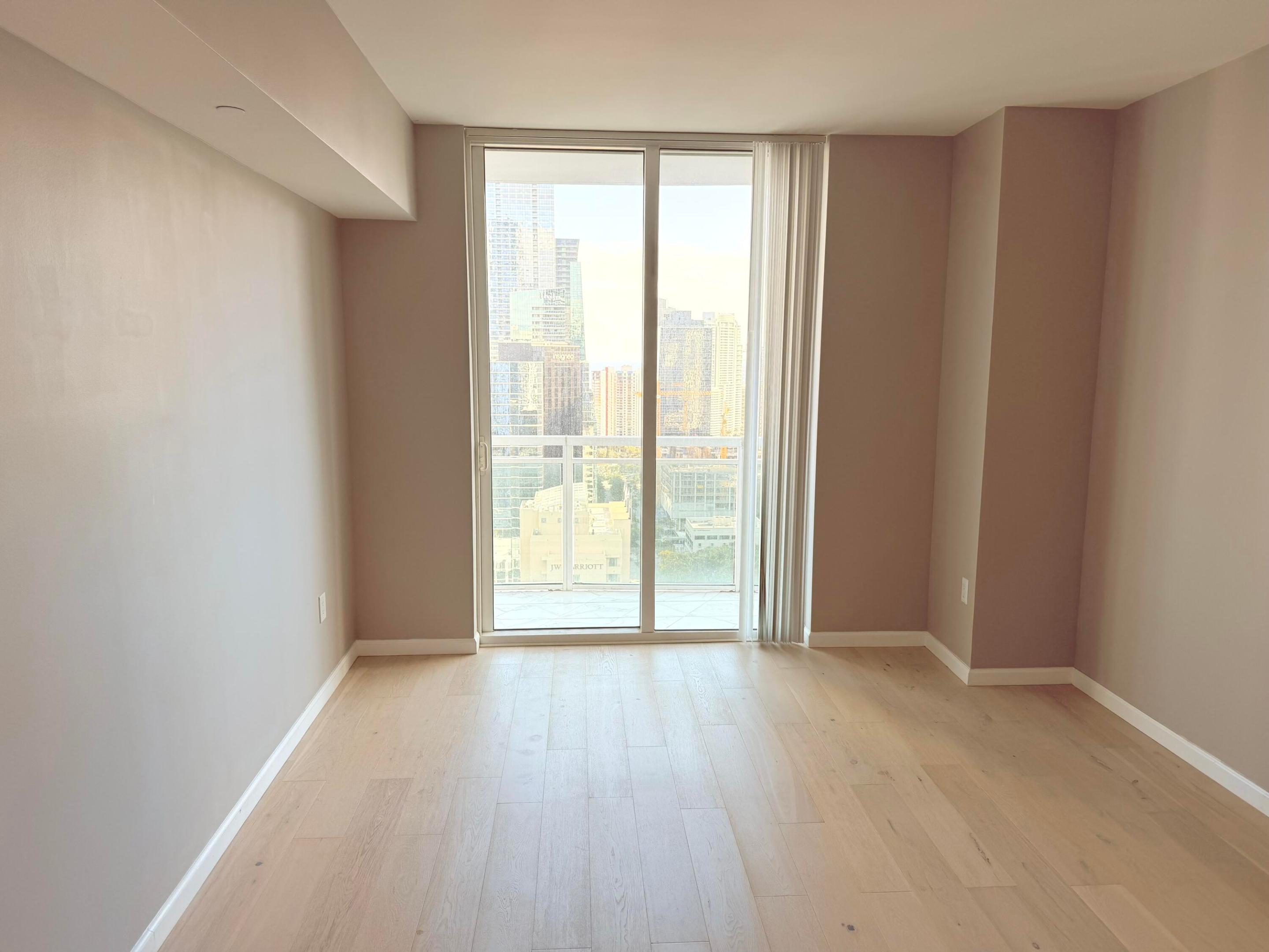 image The Plaza on Brickell West6