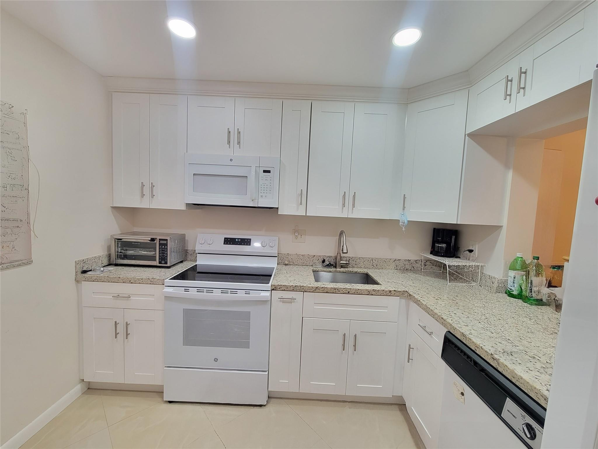 5945 Del Lago