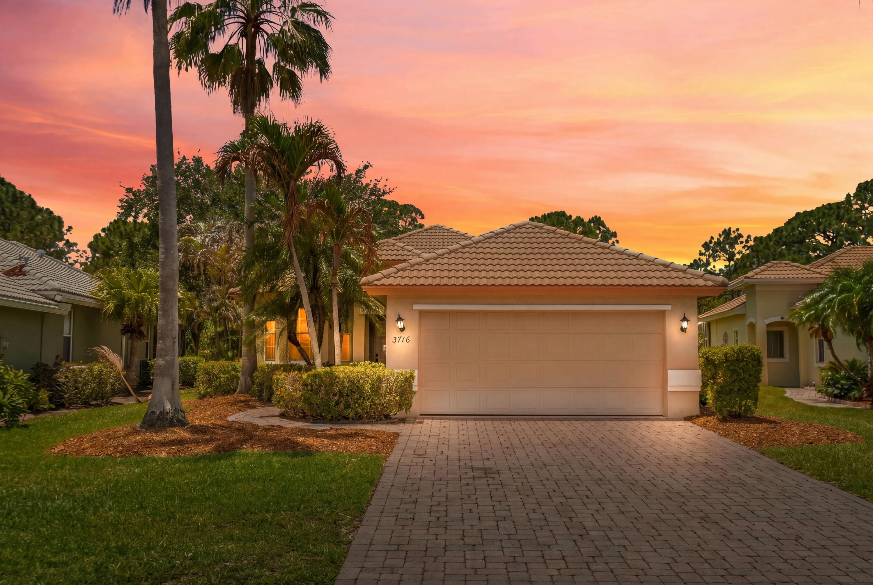 3716 NW Deer Oak