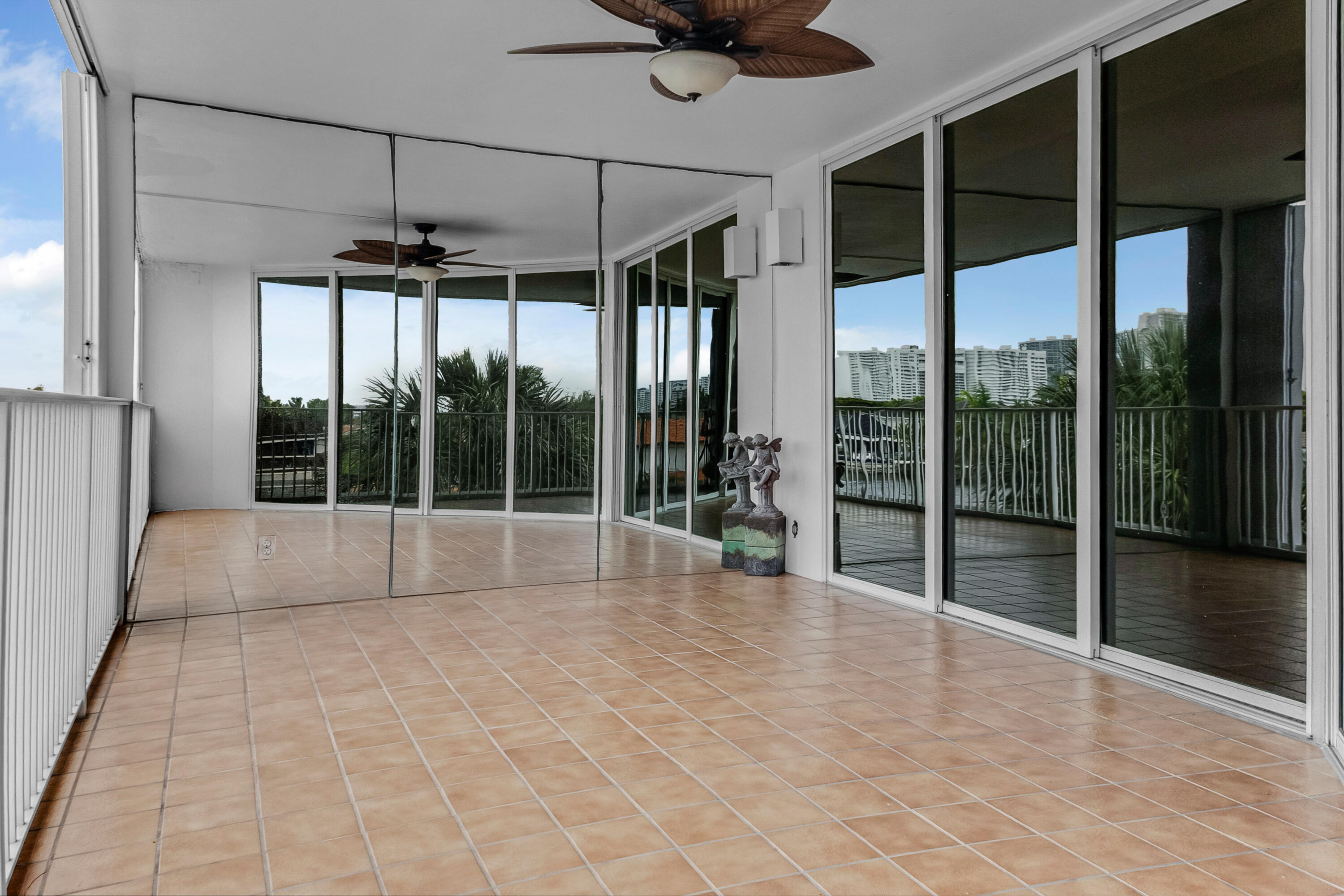 3100 NE 47th #305 Fort Lauderdale, FL 33308