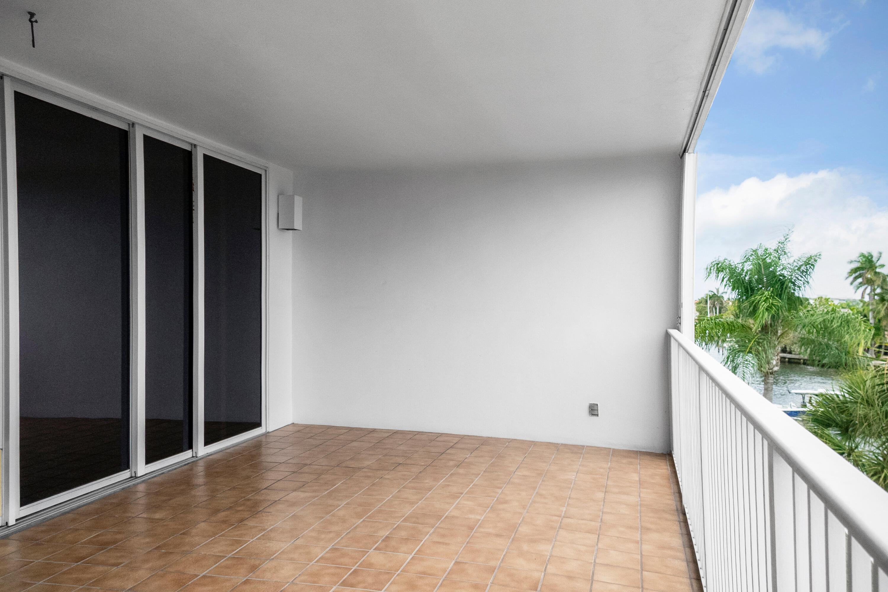 3100 NE 47th #305 Fort Lauderdale, FL 33308