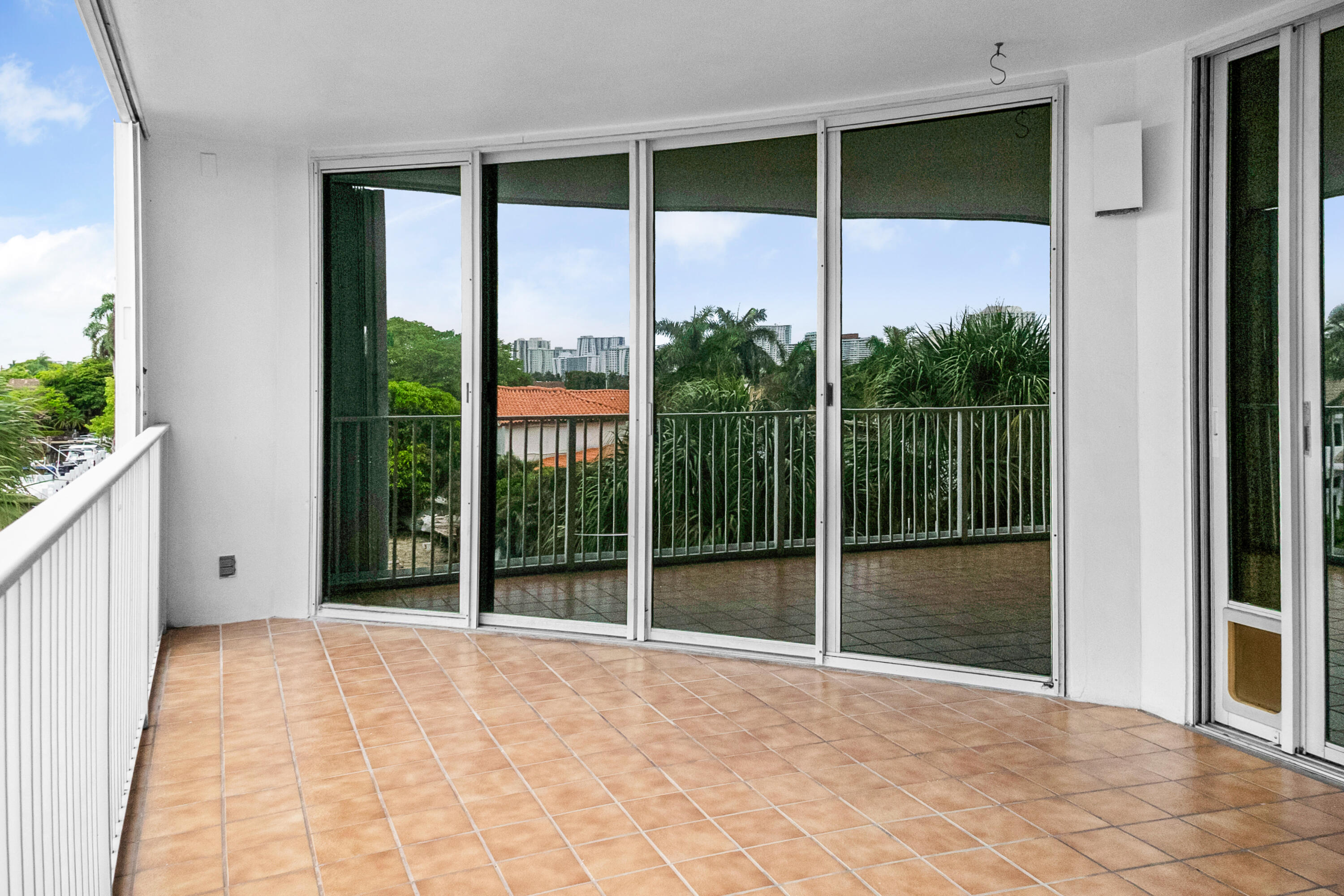3100 NE 47th #305 Fort Lauderdale, FL 33308