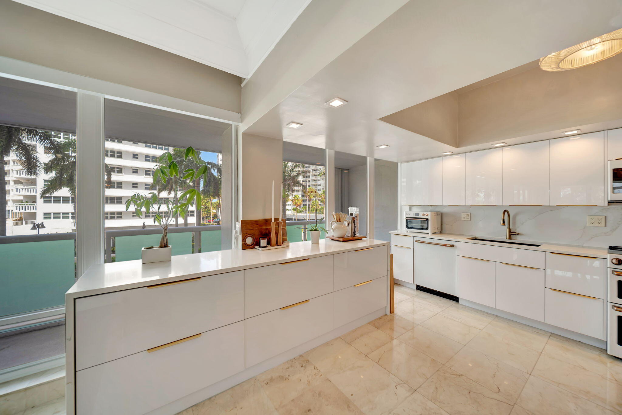 2100 S Ocean #101-102 Fort Lauderdale, FL 33316