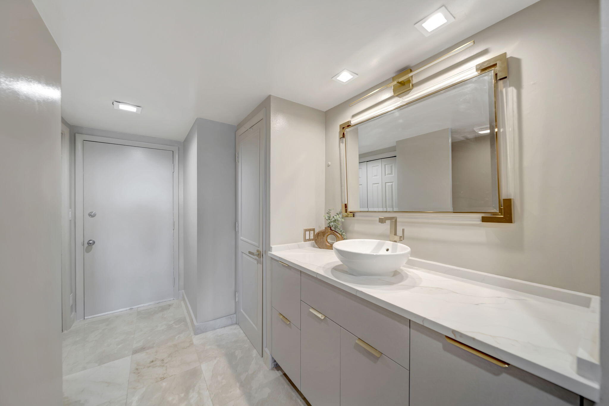 2100 S Ocean #101-102 Fort Lauderdale, FL 33316