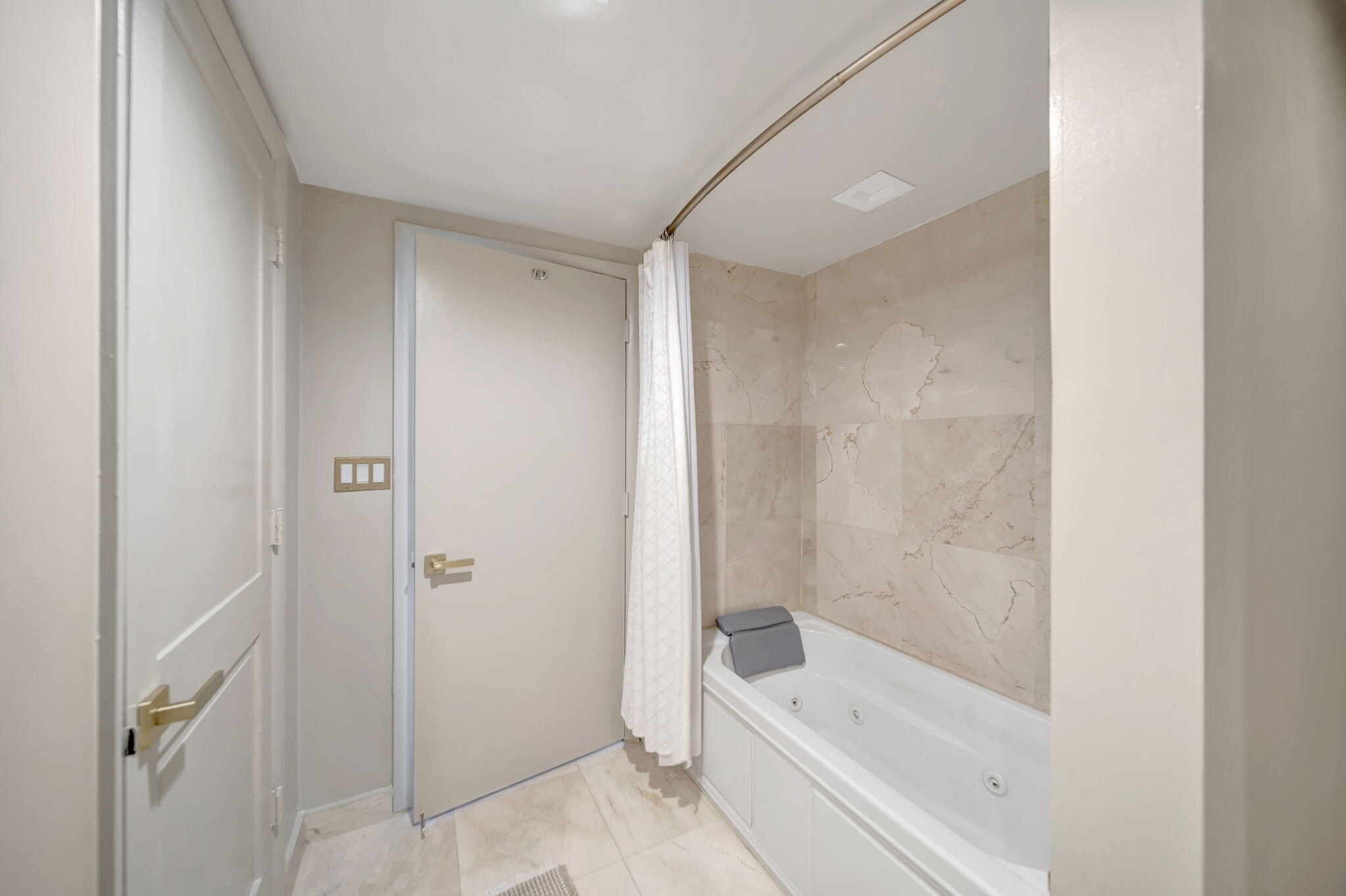 2100 S Ocean #101-102 Fort Lauderdale, FL 33316
