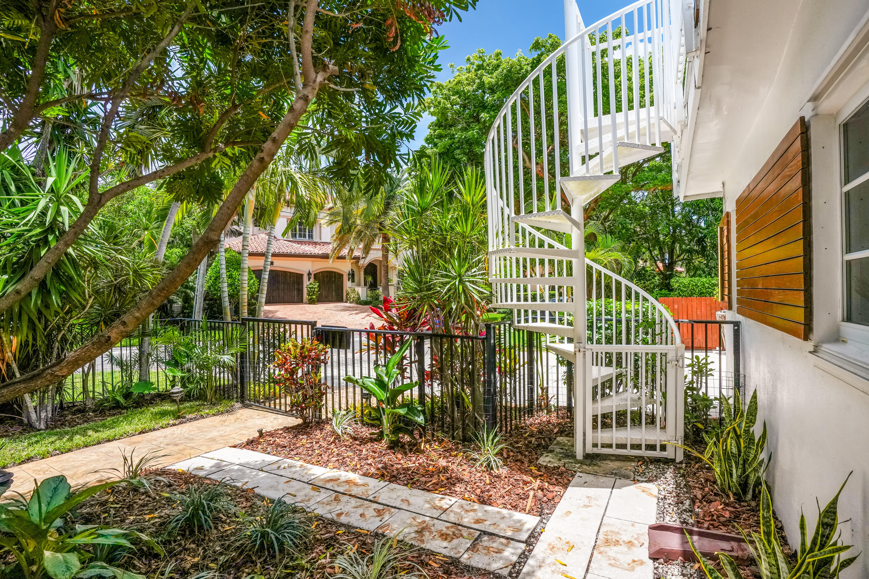 2400 N Riverside Pompano Beach, FL 33062