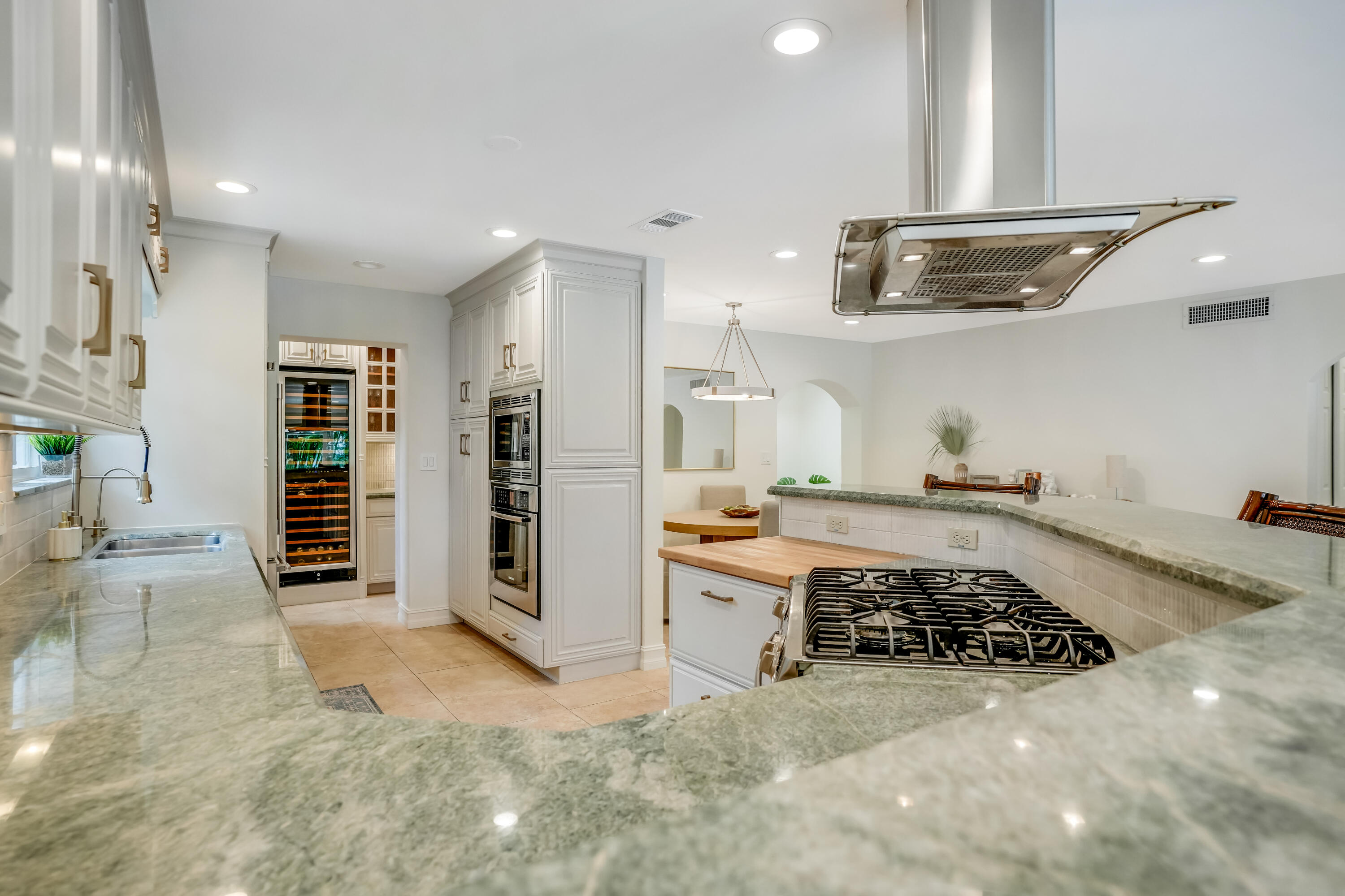 2400 N Riverside Pompano Beach, FL 33062