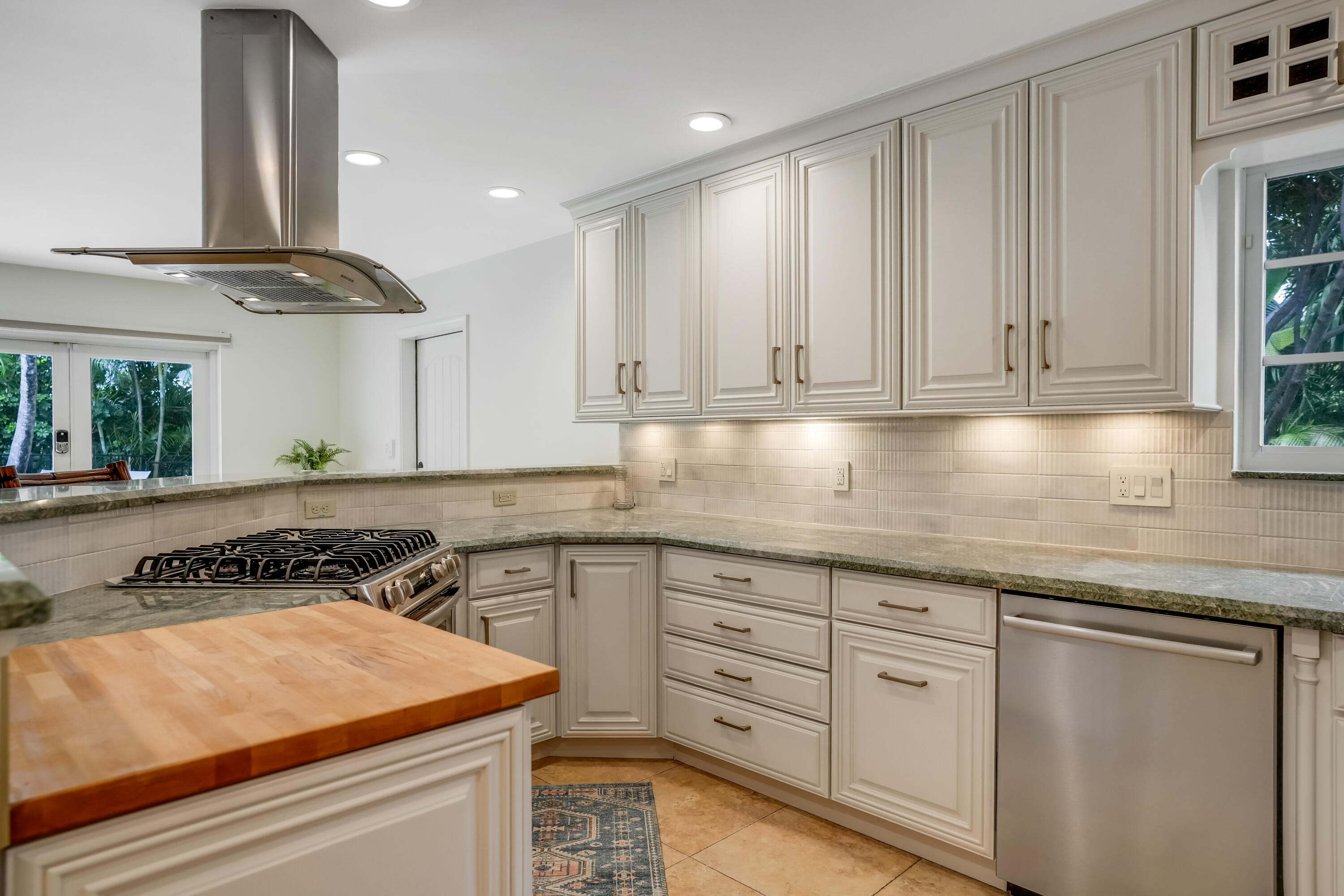 2400 N Riverside Pompano Beach, FL 33062