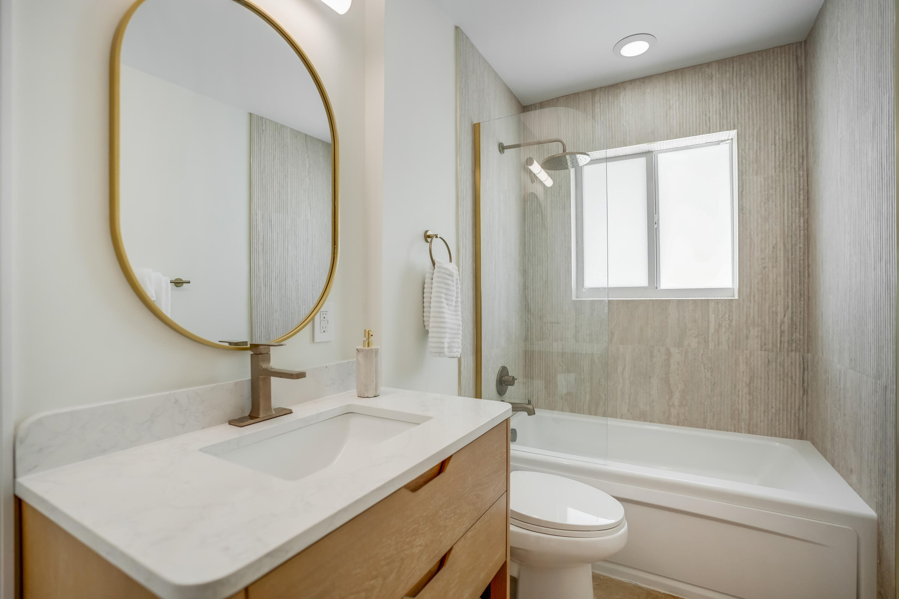 2400 N Riverside Pompano Beach, FL 33062