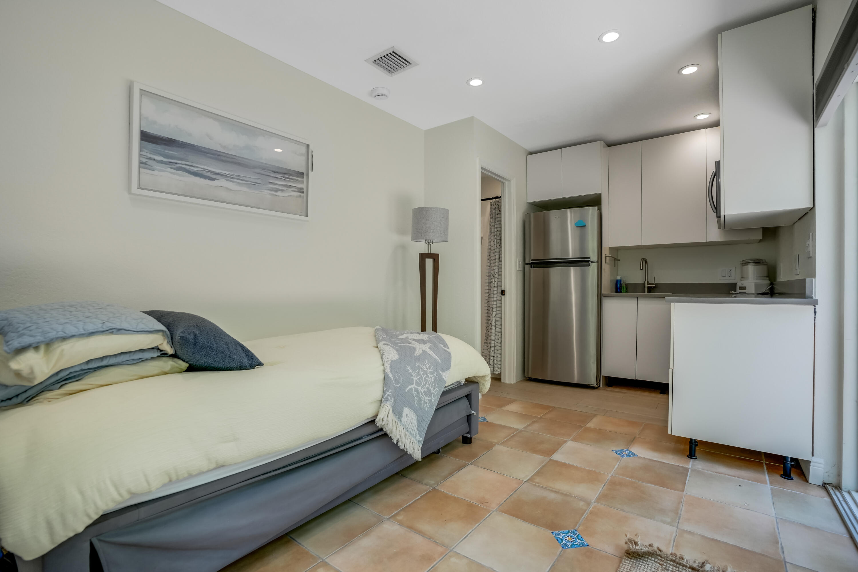 2400 N Riverside Pompano Beach, FL 33062