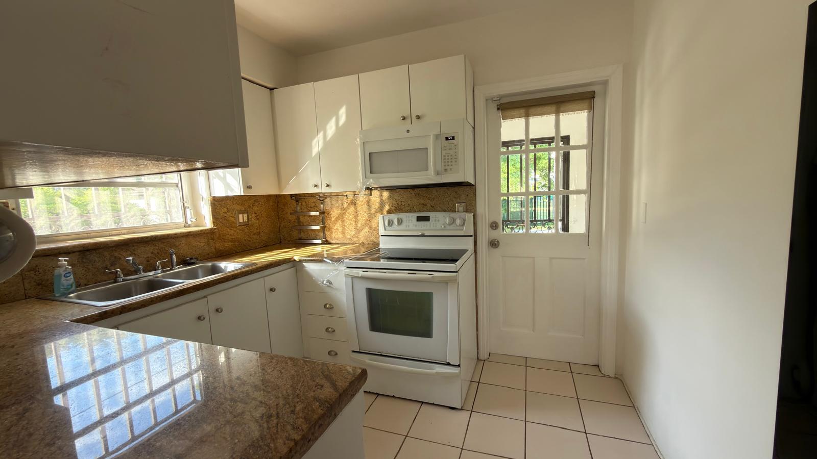 175 SW 25th Miami, FL 33129