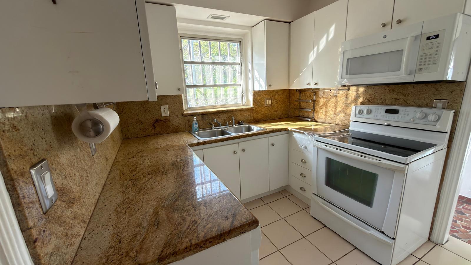 175 SW 25th Miami, FL 33129