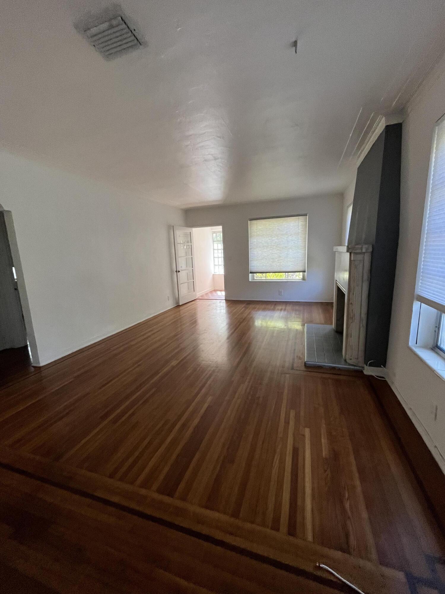 175 SW 25th Miami, FL 33129