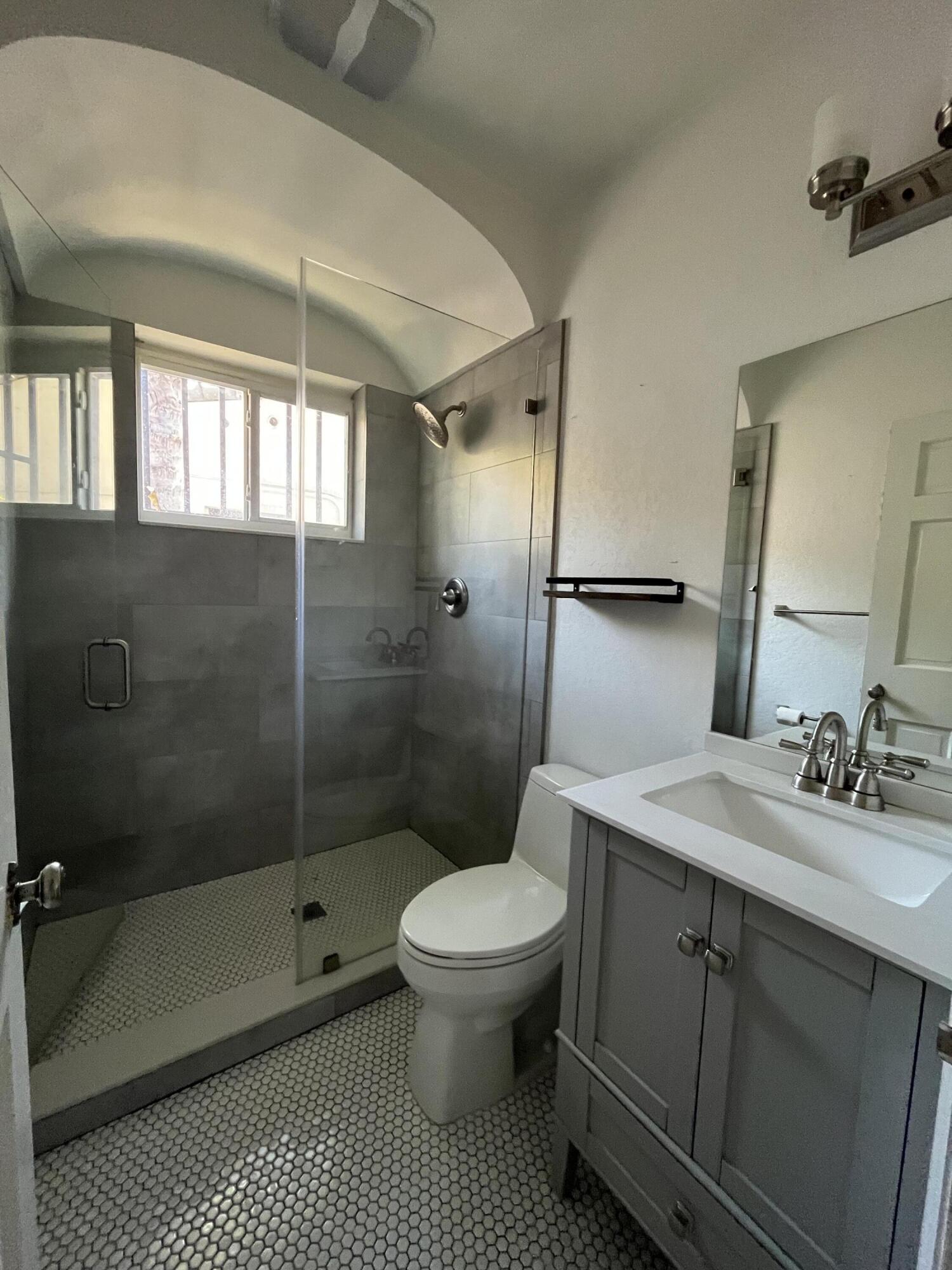 175 SW 25th Miami, FL 33129