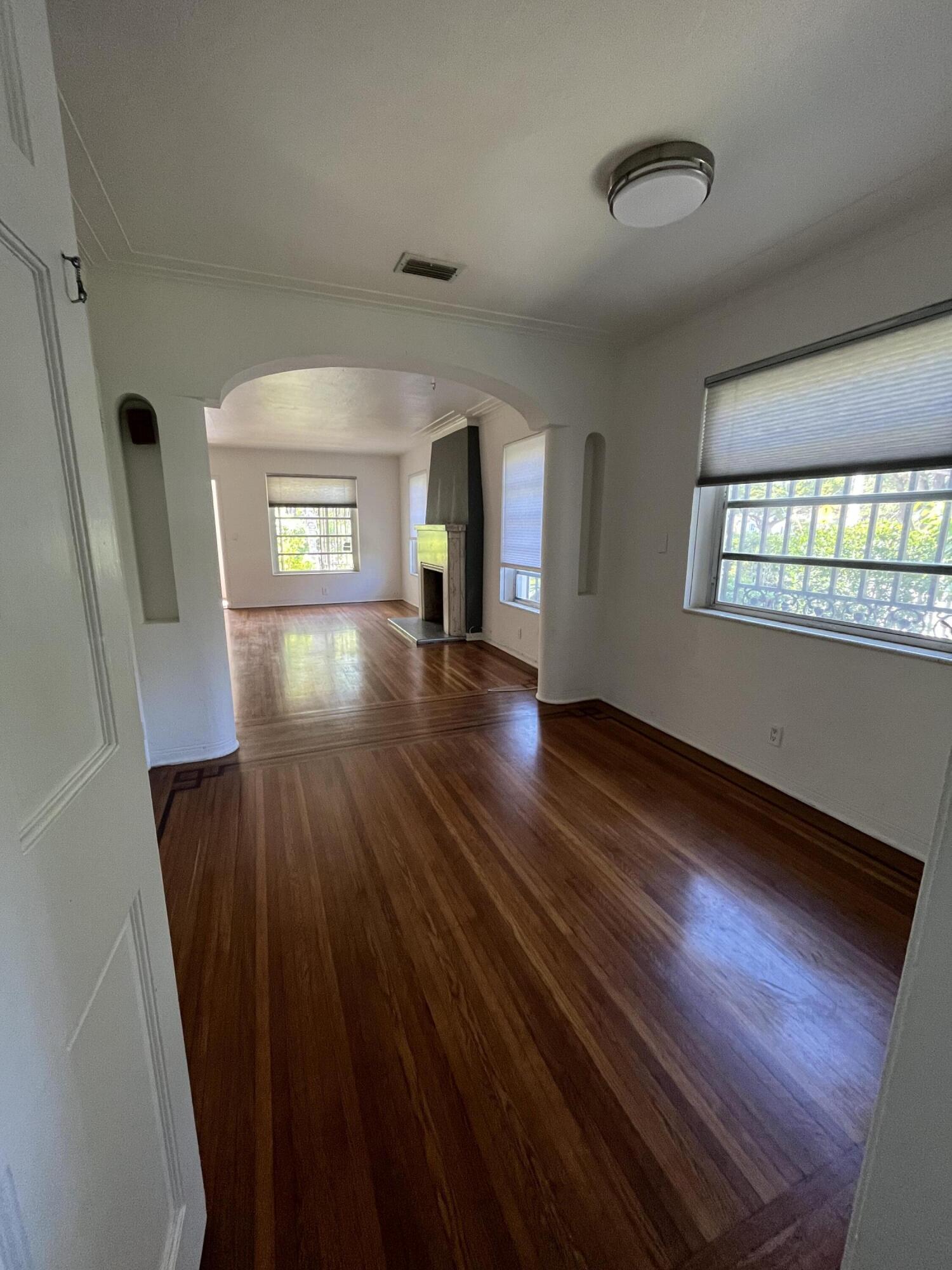 175 SW 25th Miami, FL 33129