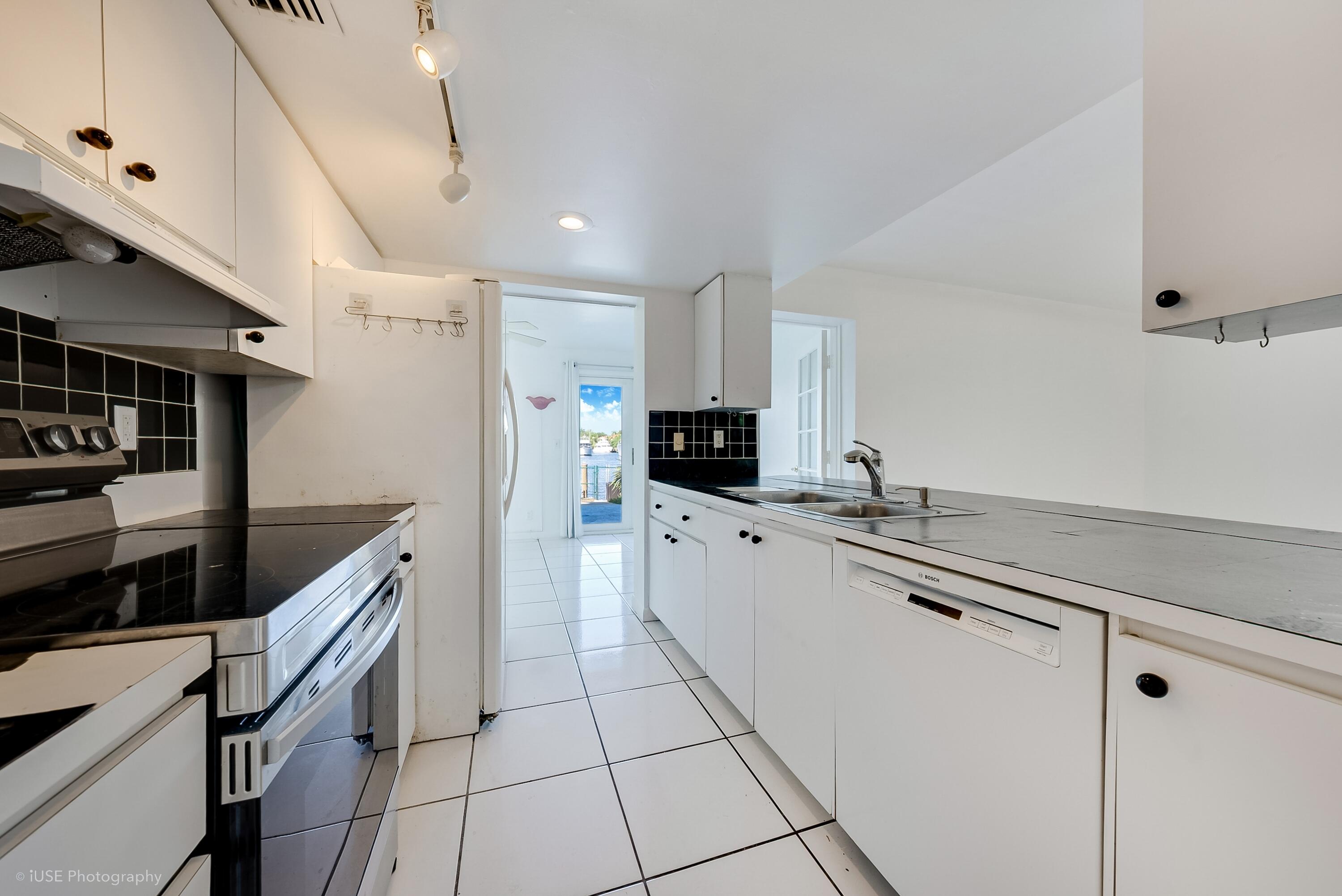 2141 SW 23rd Fort Lauderdale, FL 33312