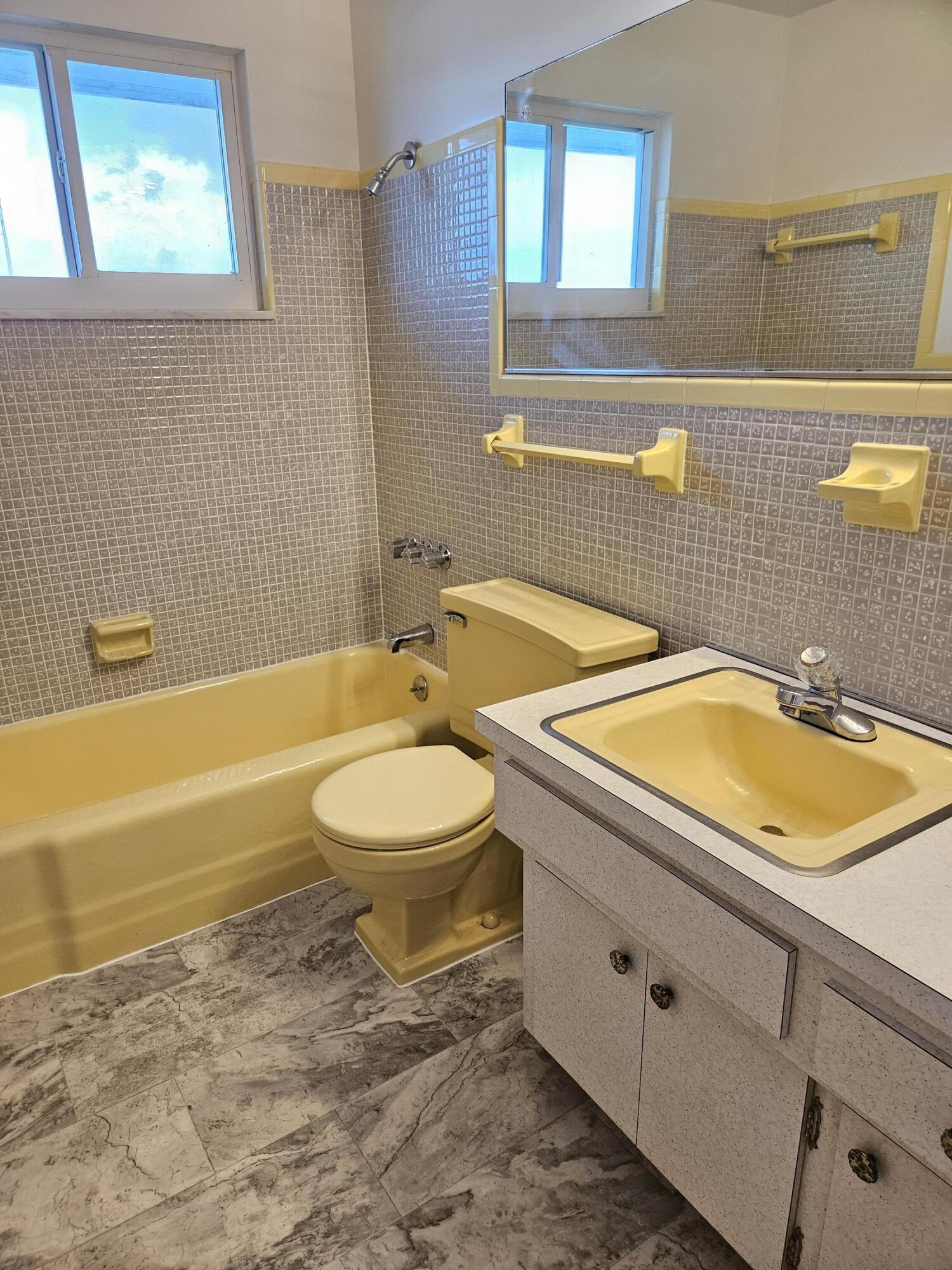 2141 SW 23rd Fort Lauderdale, FL 33312