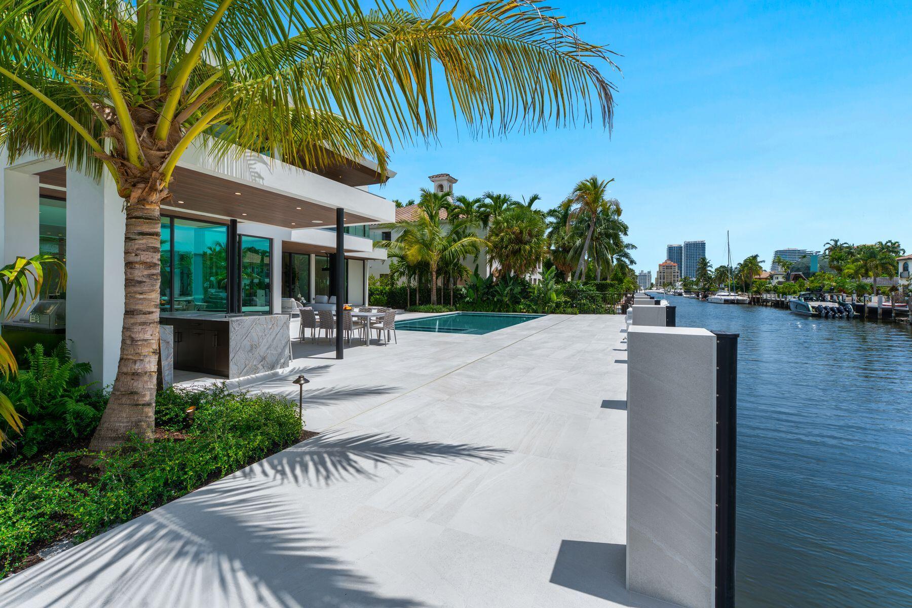 2400 Barcelona Dr Fort Lauderdale, FL 33301