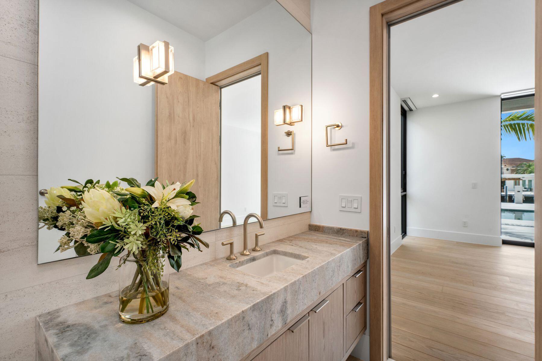 2400 Barcelona Dr Fort Lauderdale, FL 33301
