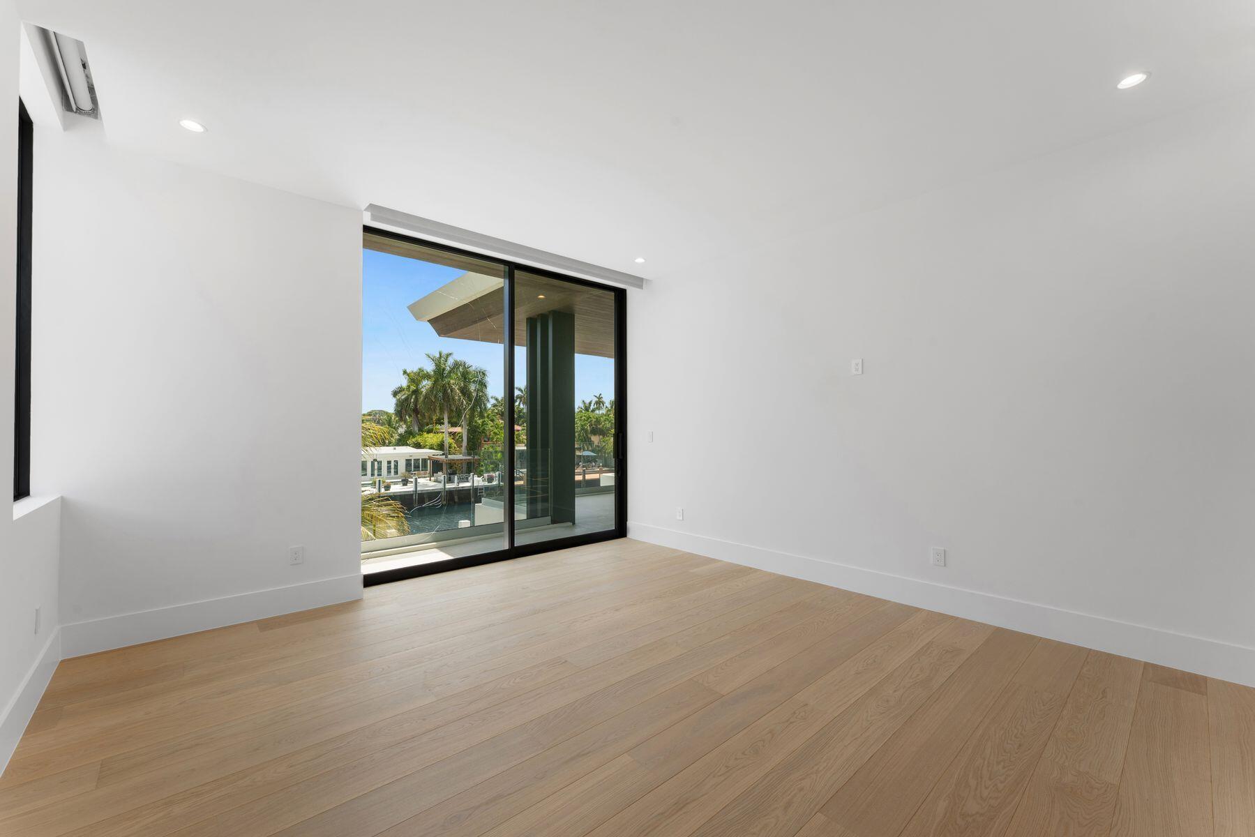 2400 Barcelona Dr Fort Lauderdale, FL 33301