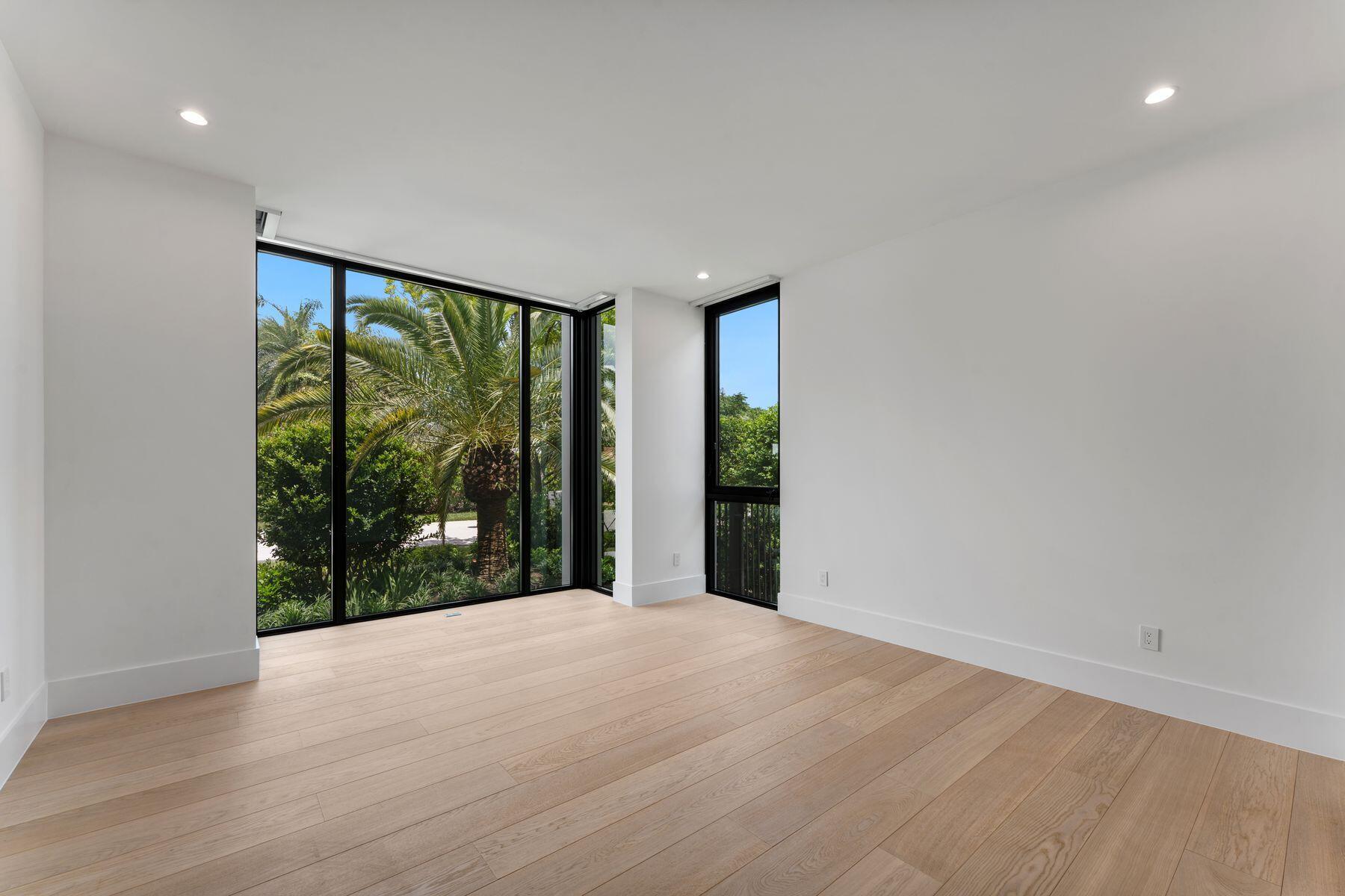 2400 Barcelona Dr Fort Lauderdale, FL 33301