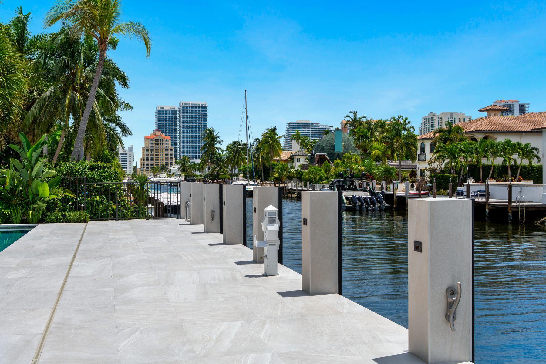 2400 Barcelona Dr Fort Lauderdale, FL 33301