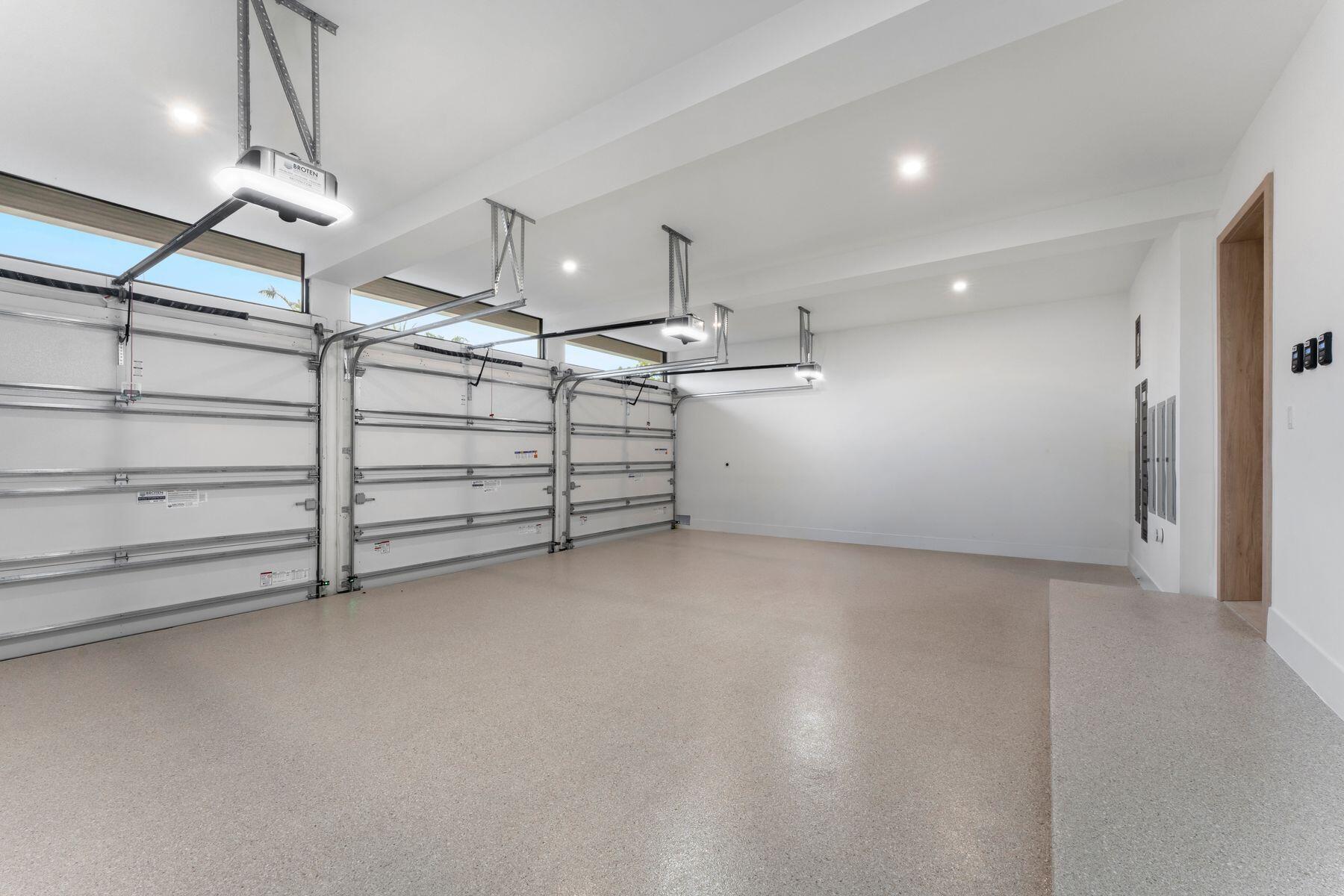 2400 Barcelona Dr Fort Lauderdale, FL 33301