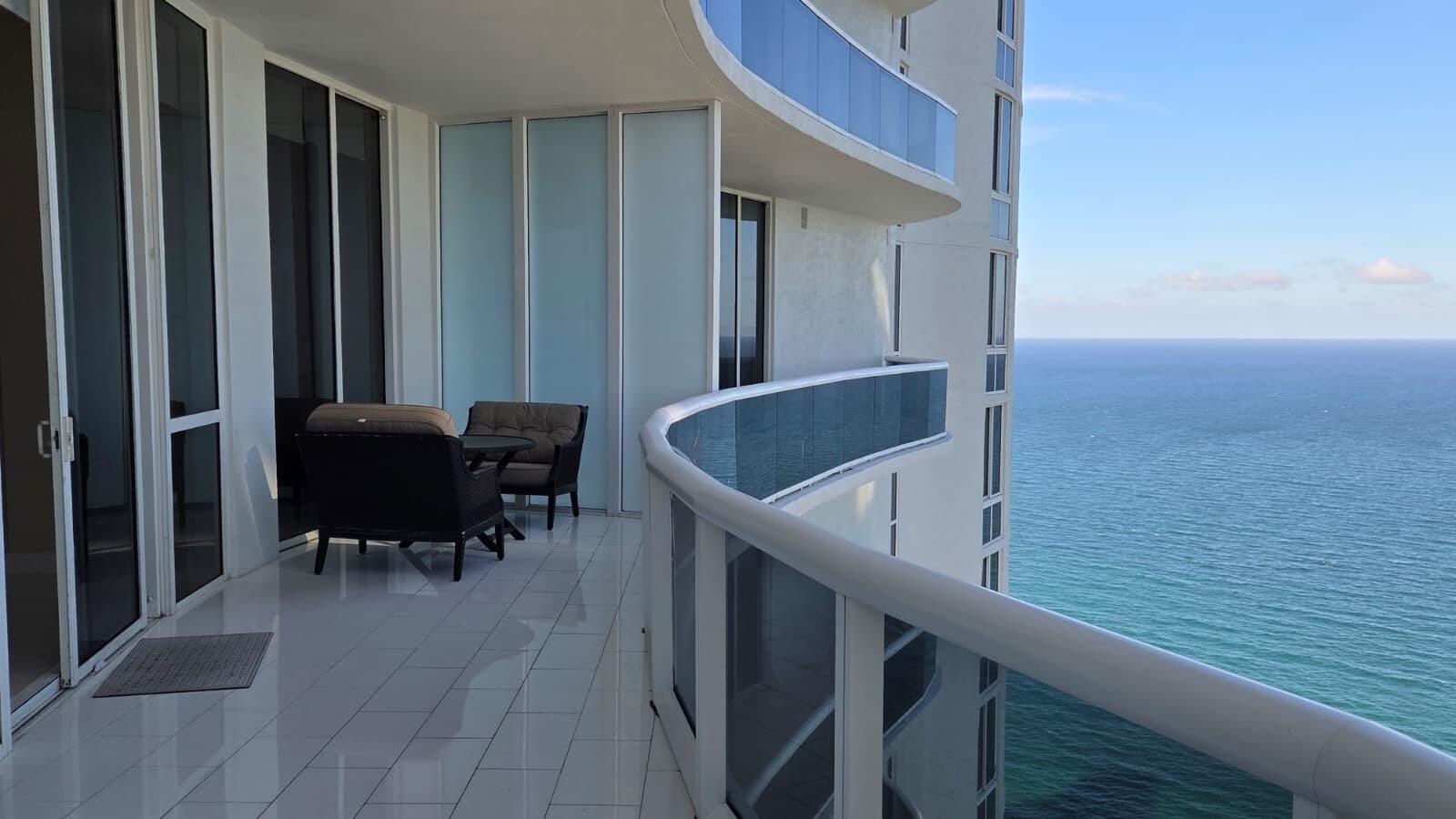 15811 Collins #3807 Sunny Isles Beach, FL 33160