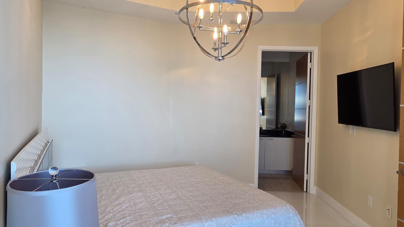 15811 Collins #3807 Sunny Isles Beach, FL 33160