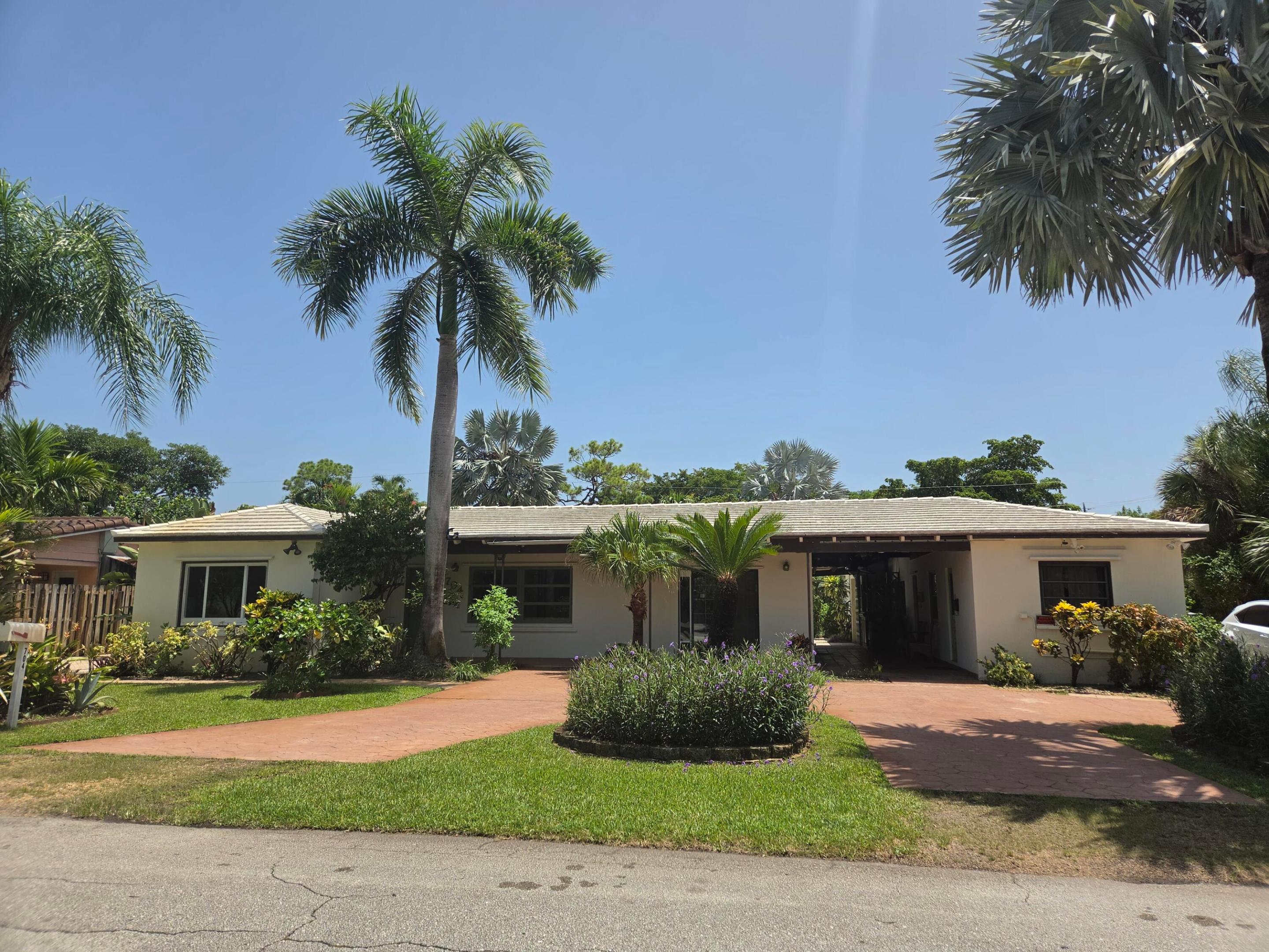 704 NE 22nd Dr #1-4