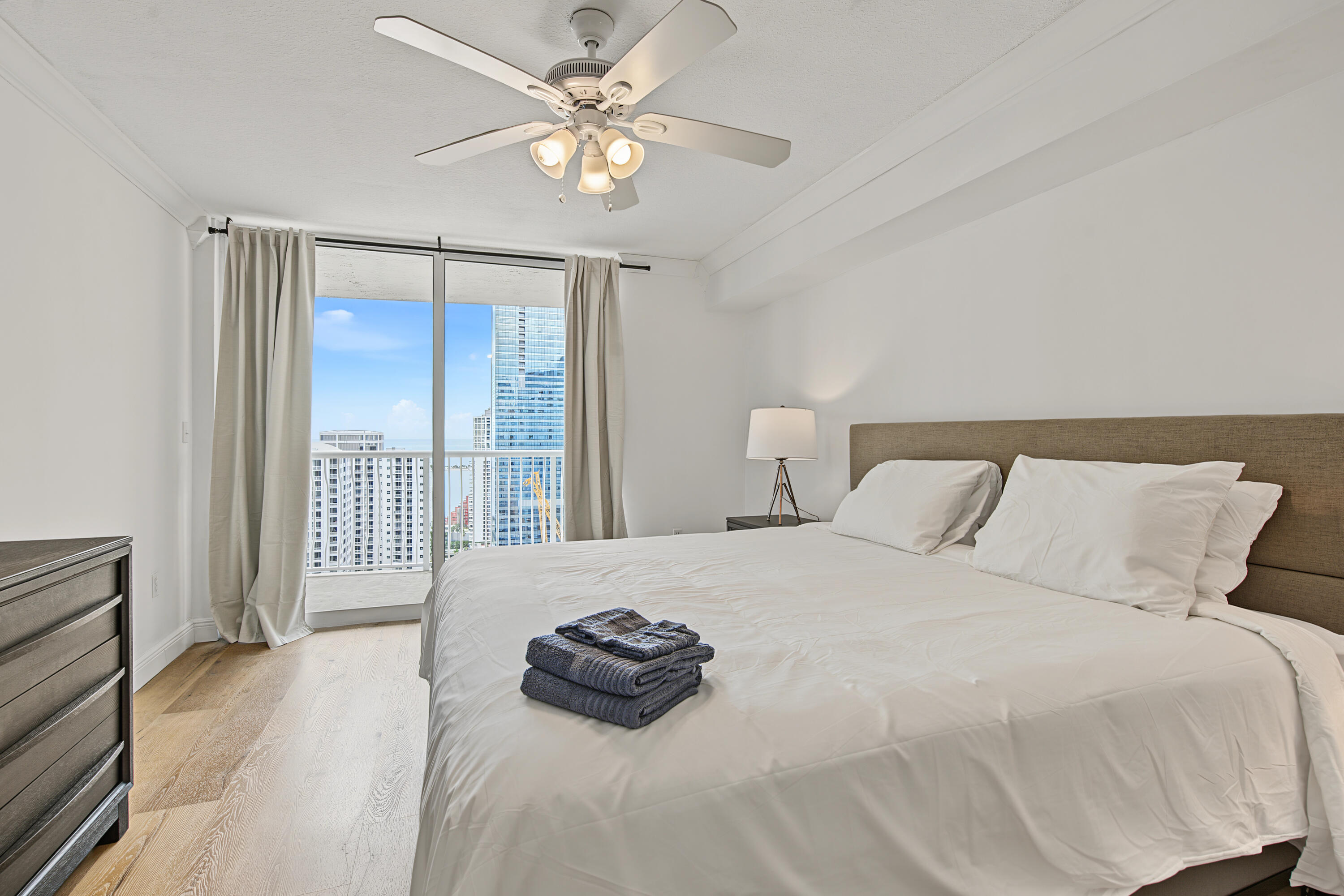 image The Club at Brickell Bay19