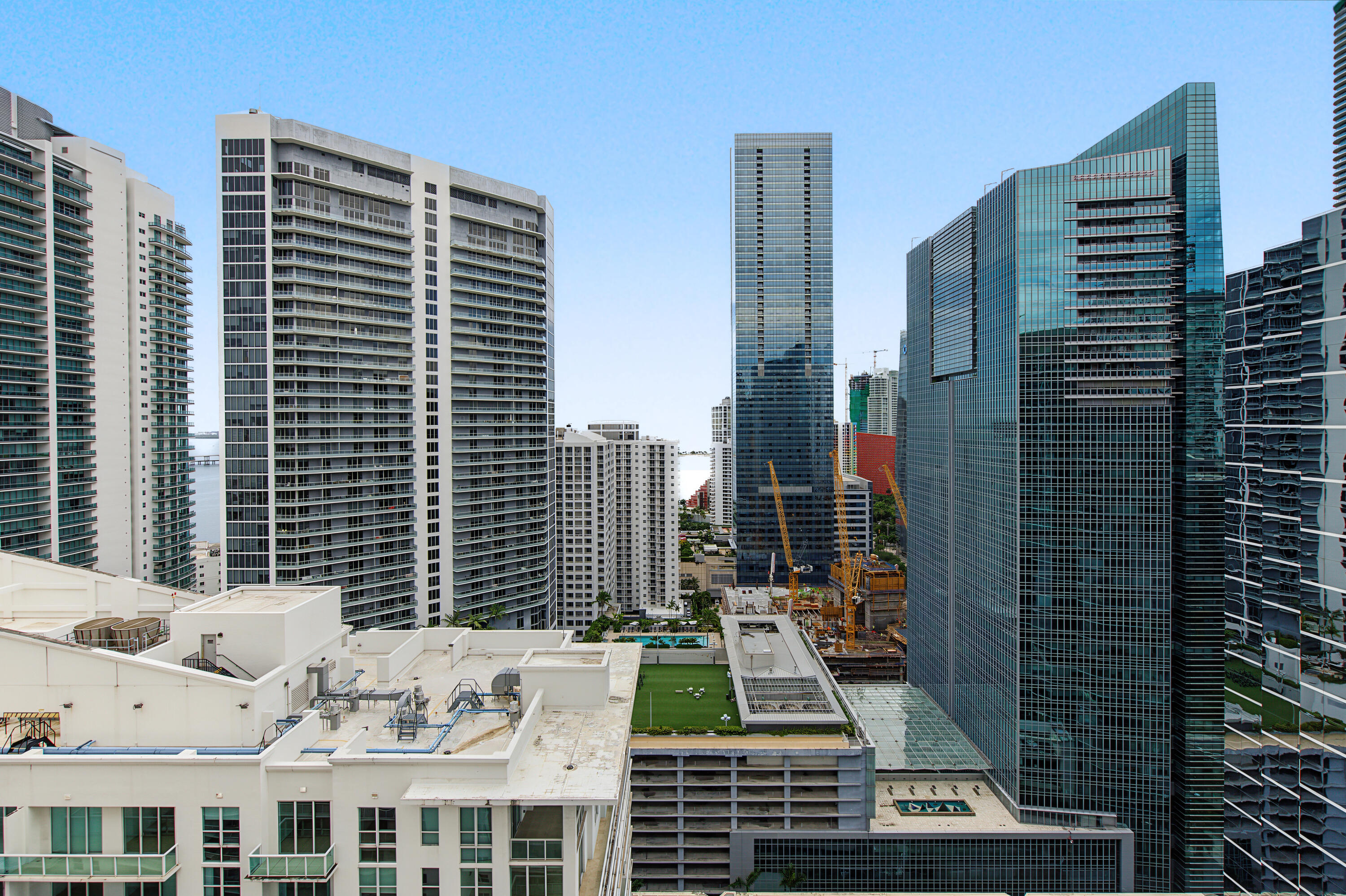 image The Club at Brickell Bay5
