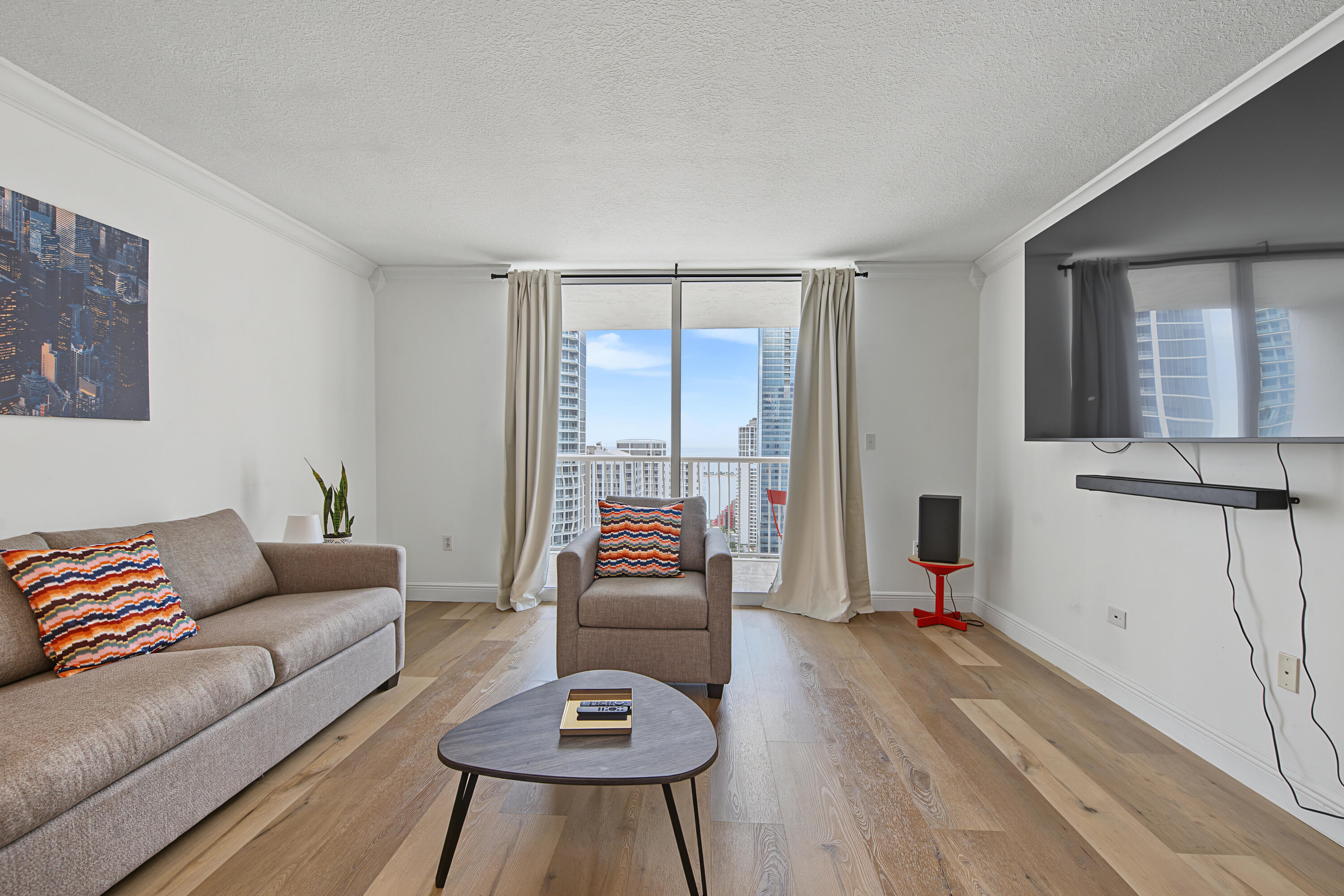 image The Club at Brickell Bay8