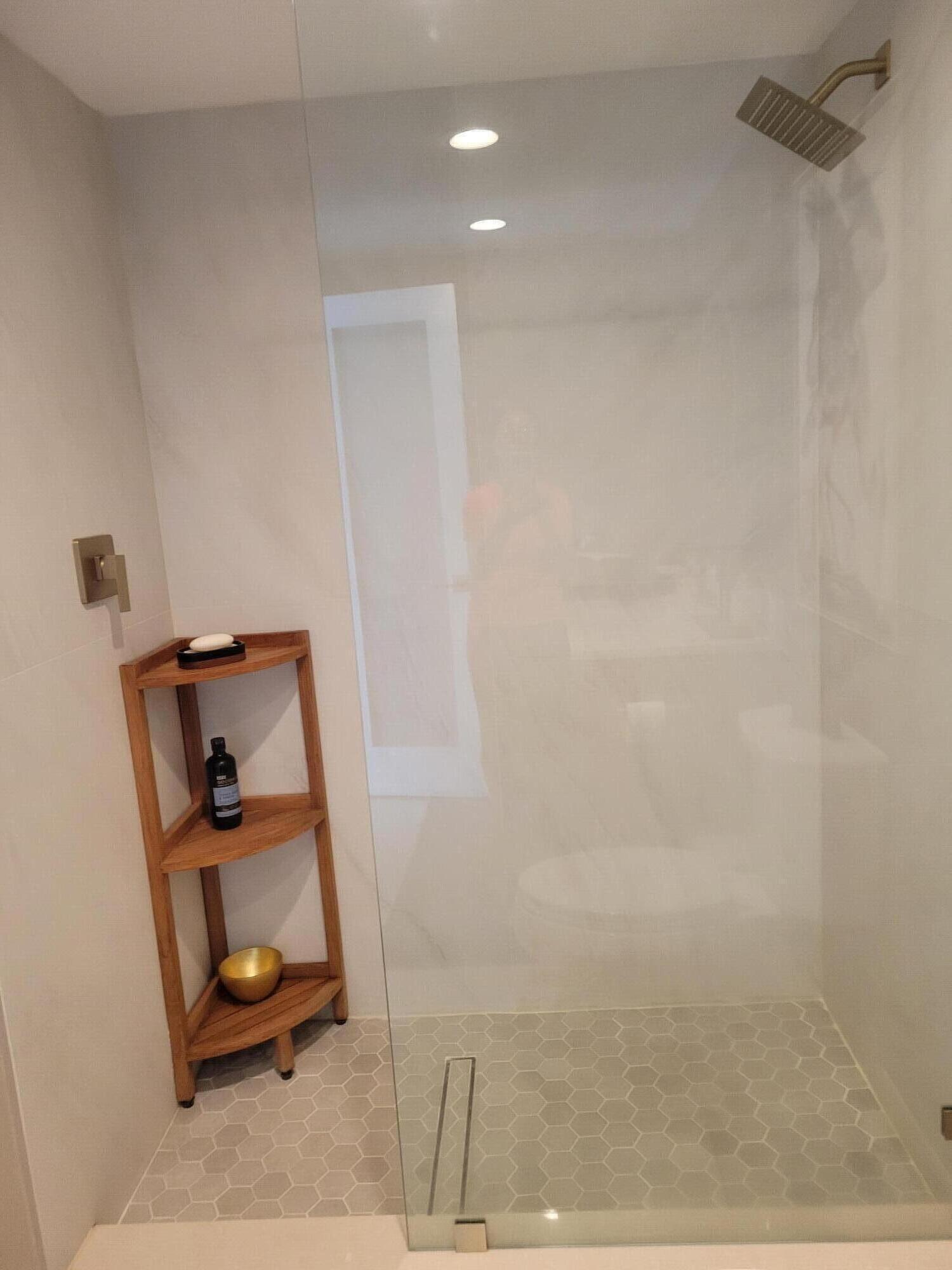 2715 N Ocean Blvd #16B Fort Lauderdale, FL 33308