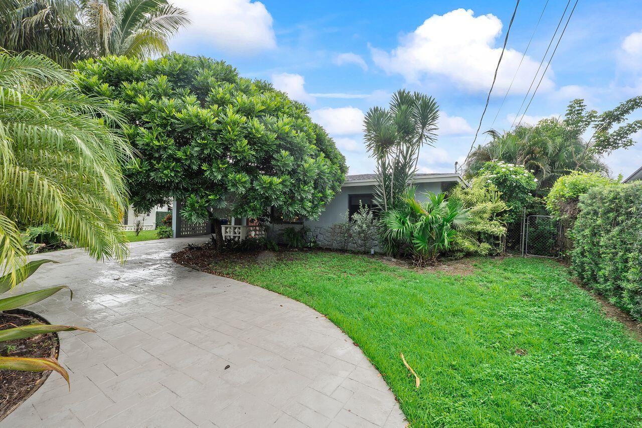 4450 NW 19th Ave Oakland Park, FL 33309